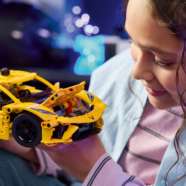 LEGO Technic Chevrolet Corvette Stingray