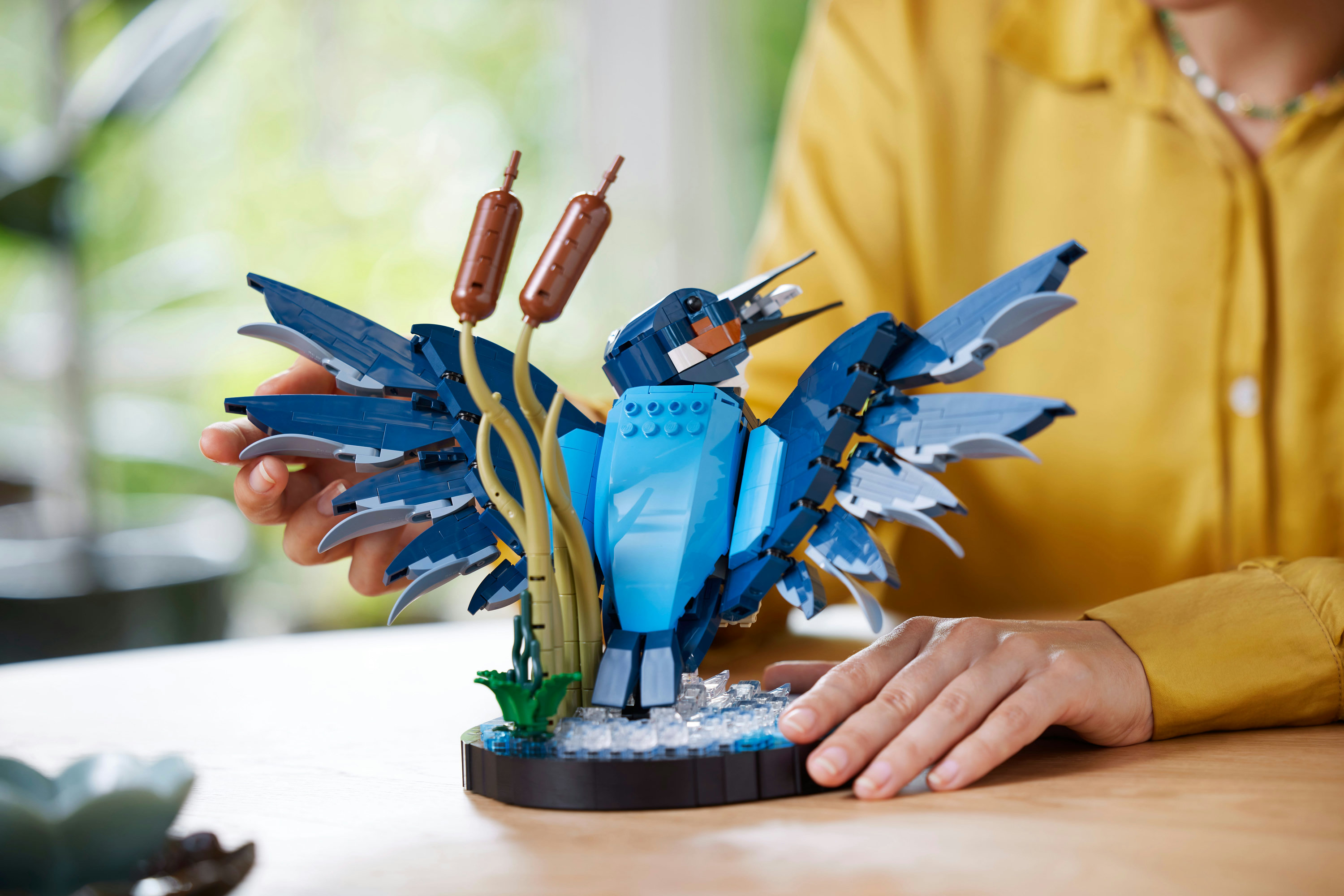 LEGO ICONS Martin pescatore