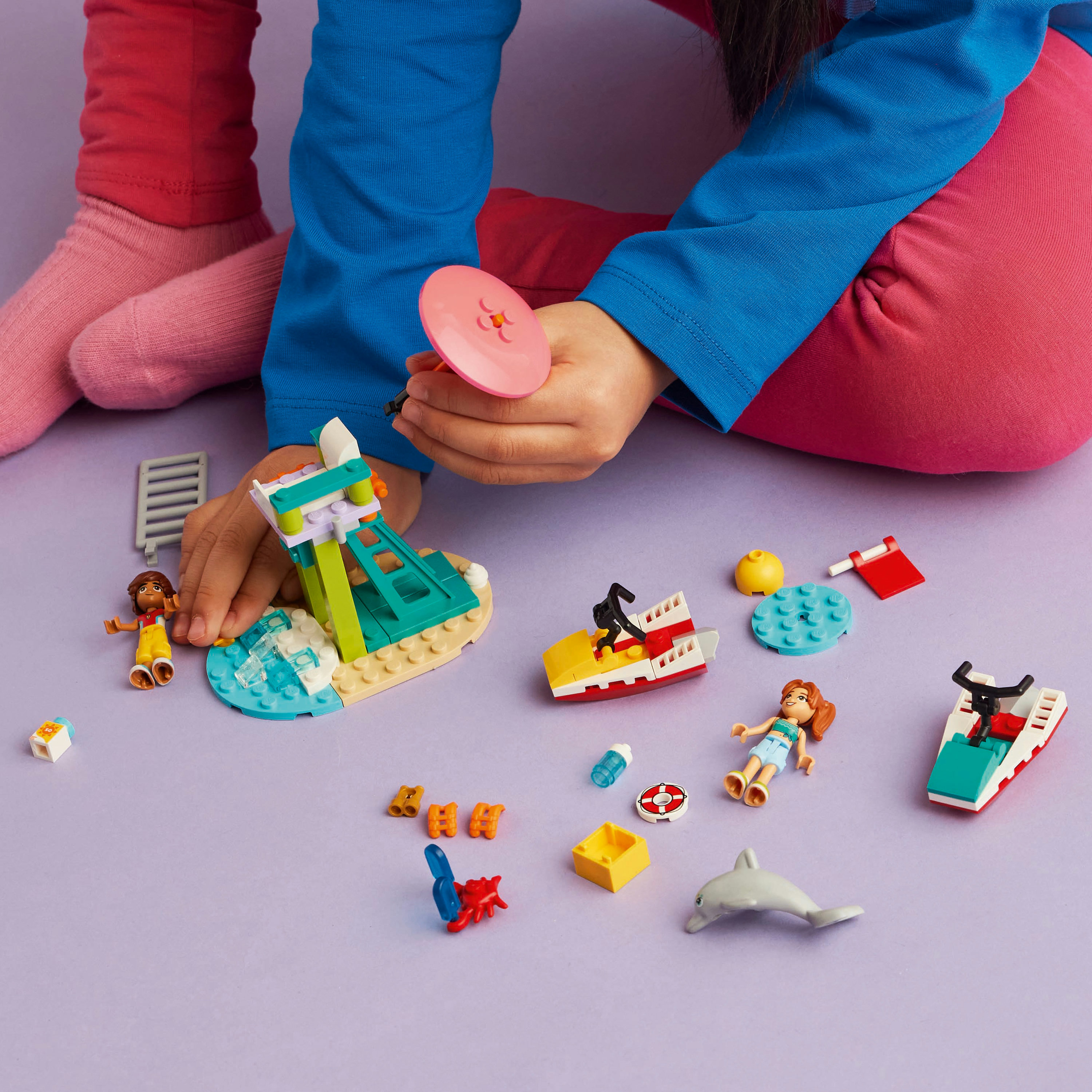 LEGO Friends 42623 Moto d&rsquo;Acqua, Giochi di Ruolo per Bambini 5+ con 2 Mini Doll e Delfino, Giocattoli da Bagnino, Idee Regalo