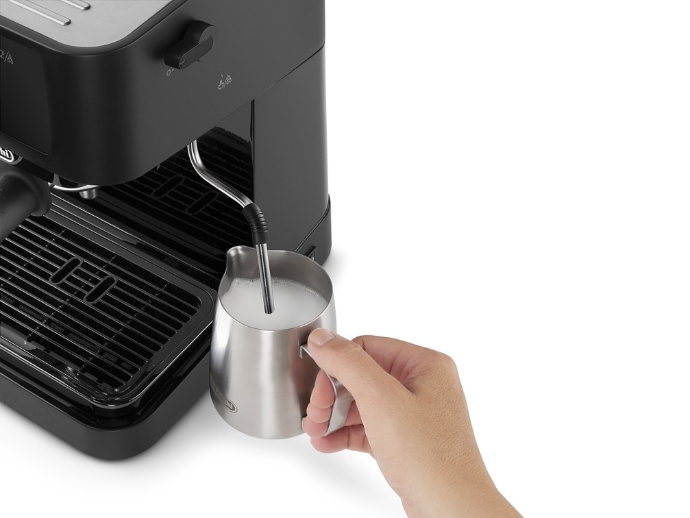 De&rsquo;Longhi STILOSA EC235.BK Macchina da Caff&egrave; Manuale Espresso e Cappuccino, Compatibile con Polvere o Cialde E.S.E., Spegnimento Automatico, Serbatoio Estraibile da 1L, Potenza 1100W, Nero