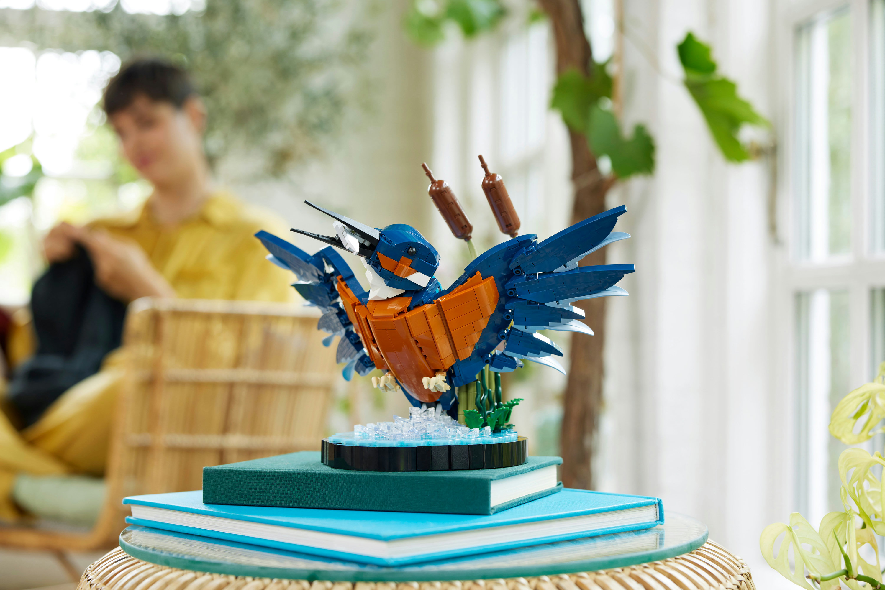 LEGO ICONS Martin pescatore