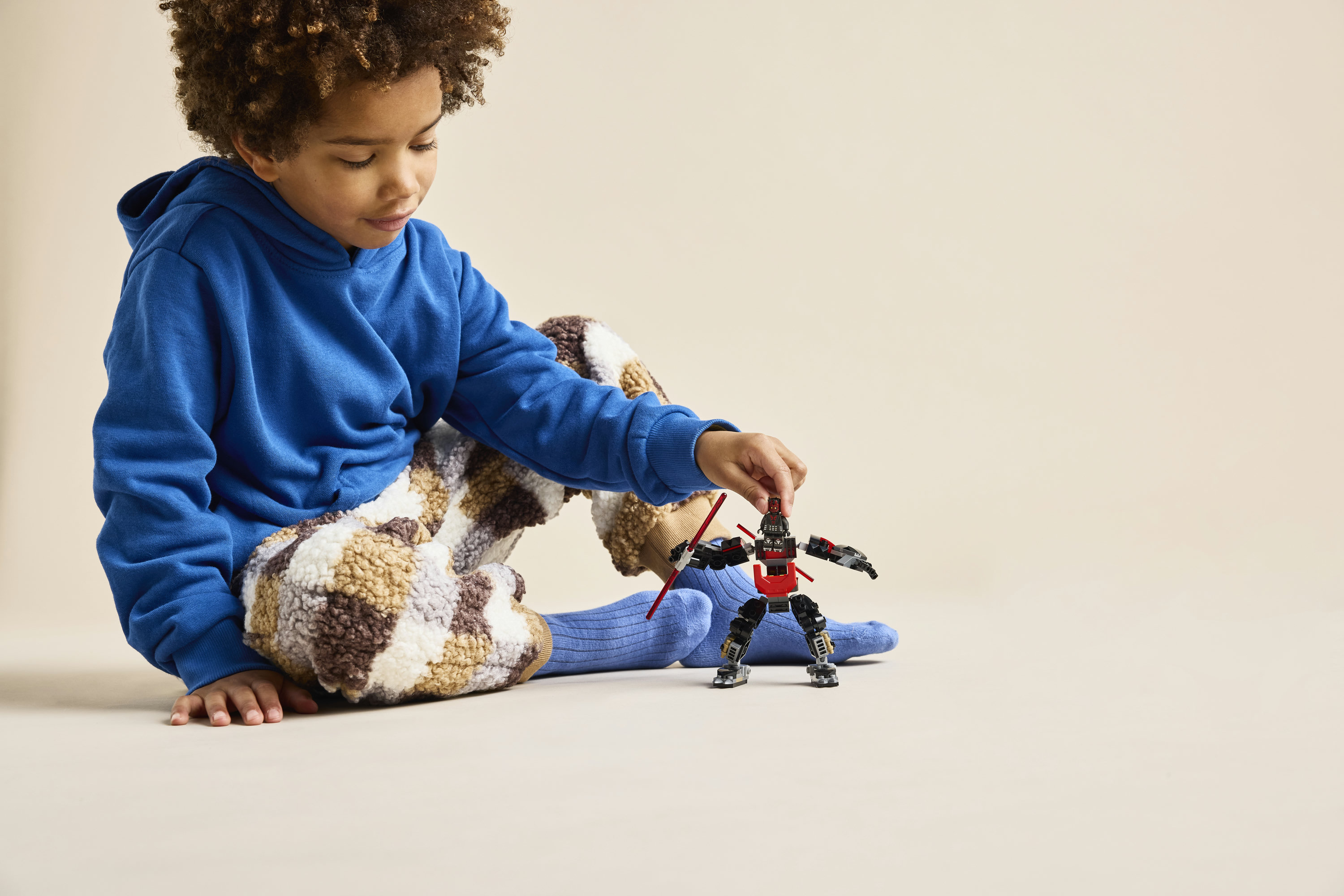 LEGO Star Wars 75411 Mech Darth Maul, Action Figure Giocattolo da Esposizione con Spada Laser e Minifigure, Idea Regalo 6+ Anni
