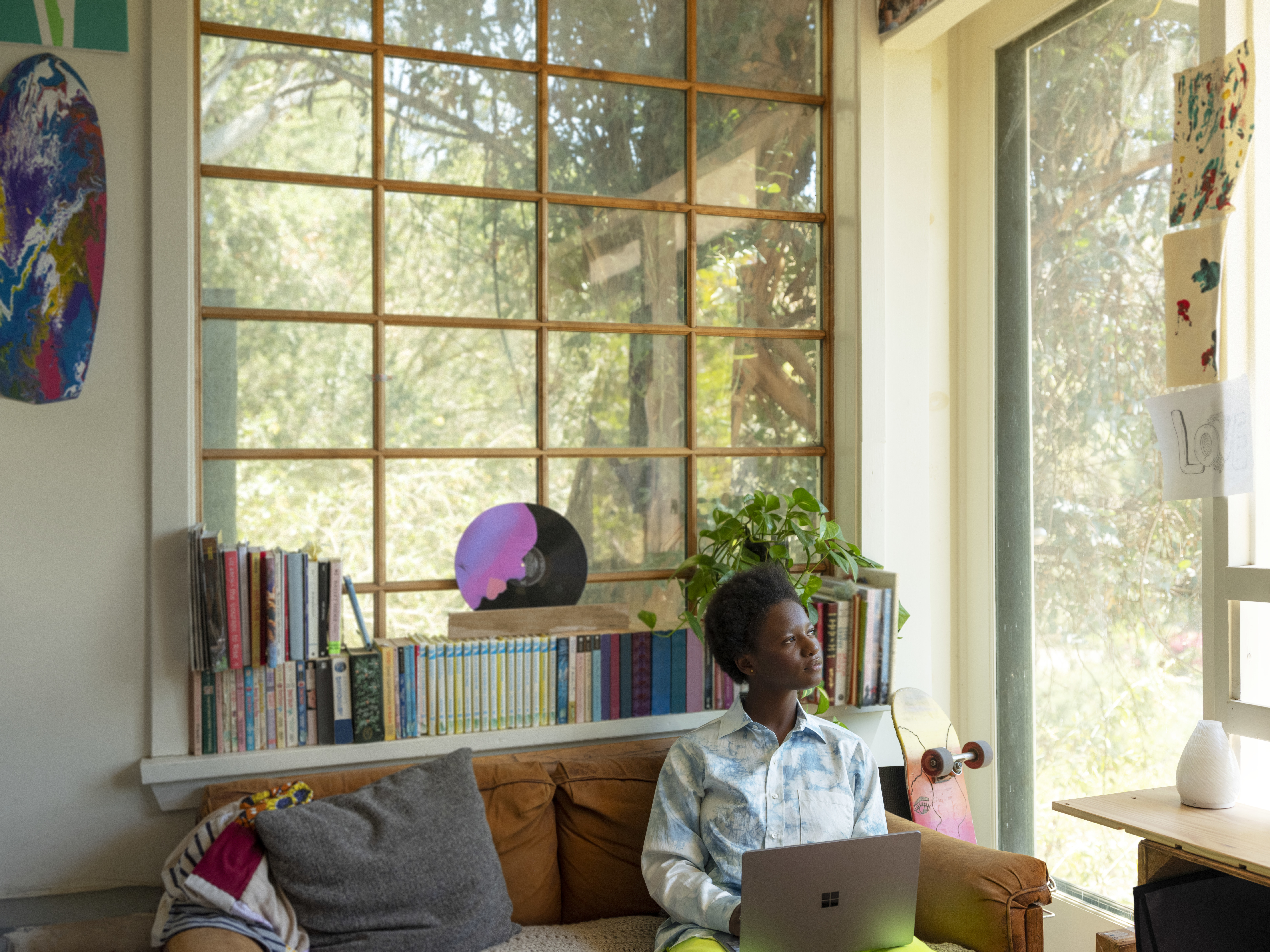 Microsoft Surface Laptop Go Intel® Core™ i5 i5-1035G1 Computer portatile 31,6 cm (12.4") Touch screen 8 GB LPDDR4x-SDRAM 128 GB SSD Wi-Fi 6 (802.11ax) Windows 10 Home in S mode Platino