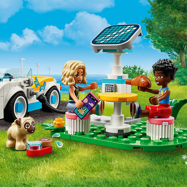 LEGO Friends Auto elettrica e caricabatterie
