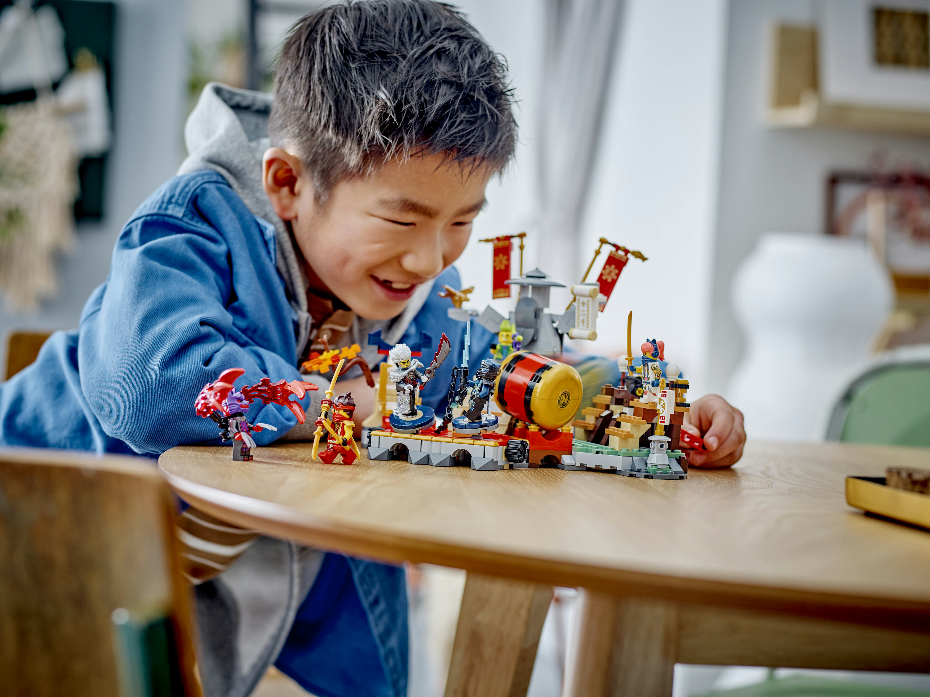 LEGO NINJAGO 71818 Torneo: Arena di Battaglia, Giochi per Bambini 7+ Anni con 6 Minifigure e Tempio con Funzioni da Costruire