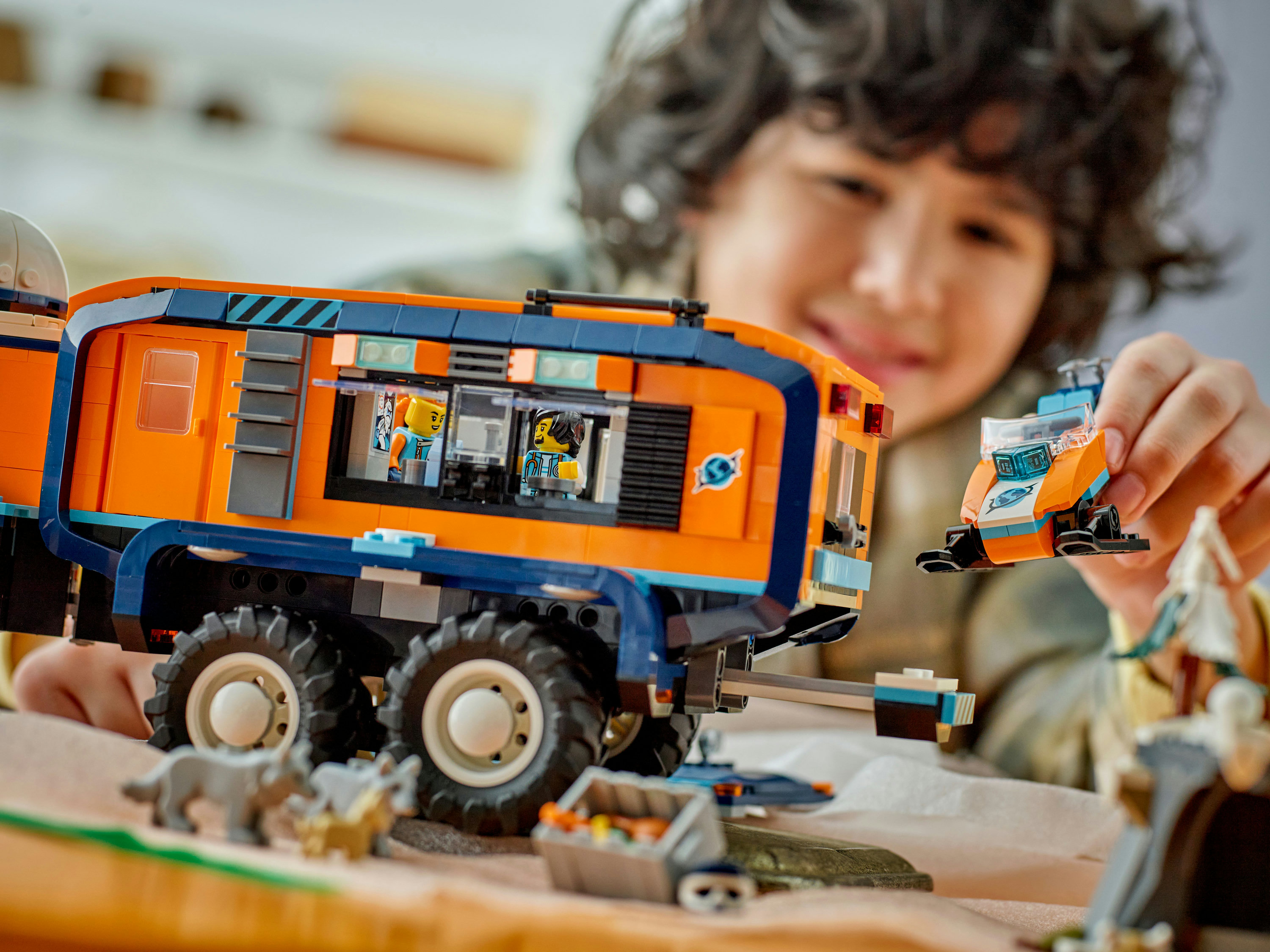 LEGO City Grande camion artico con laboratorio