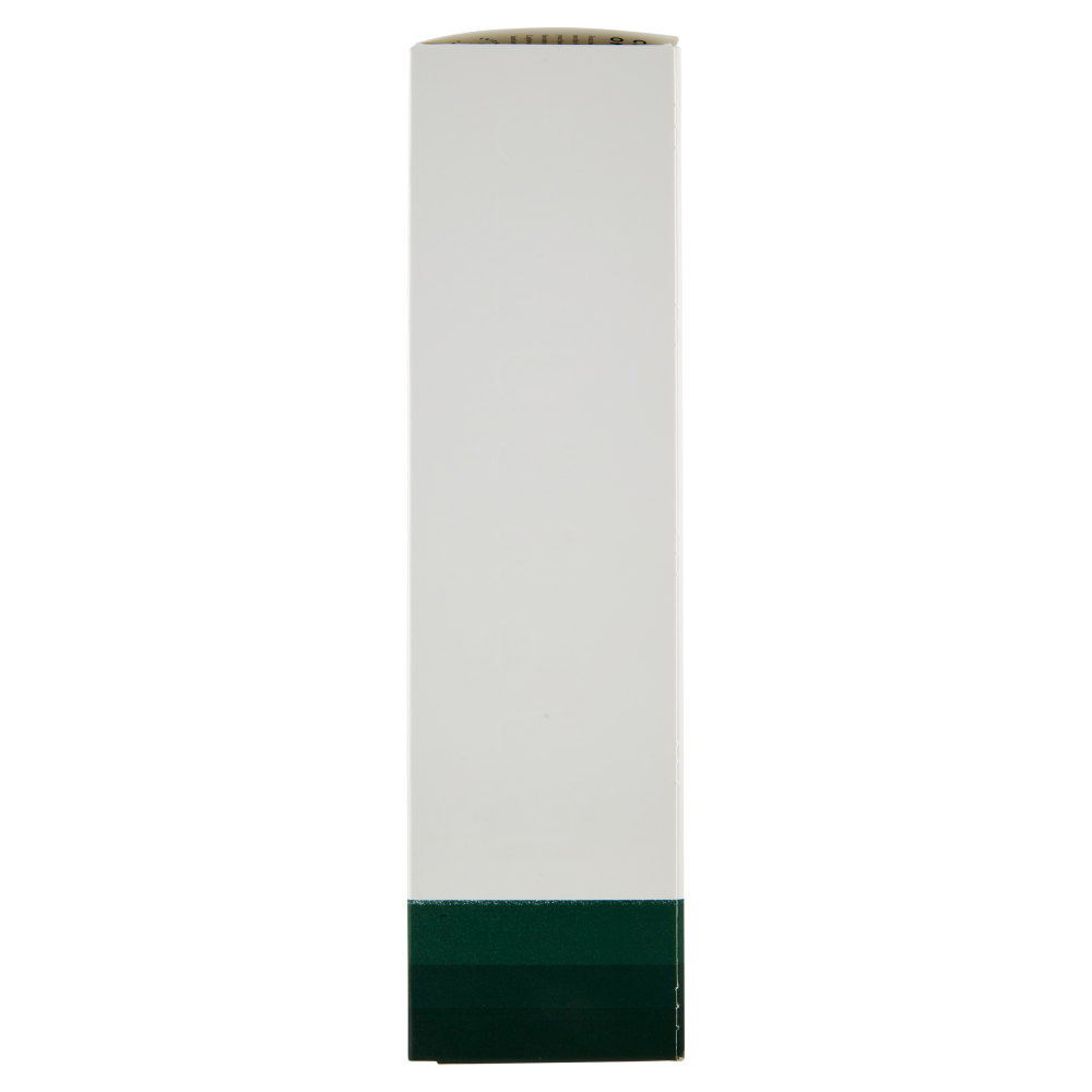 Laphroaig Aged 10 Years Islay Single Malt Scotch Whisky 700 ml