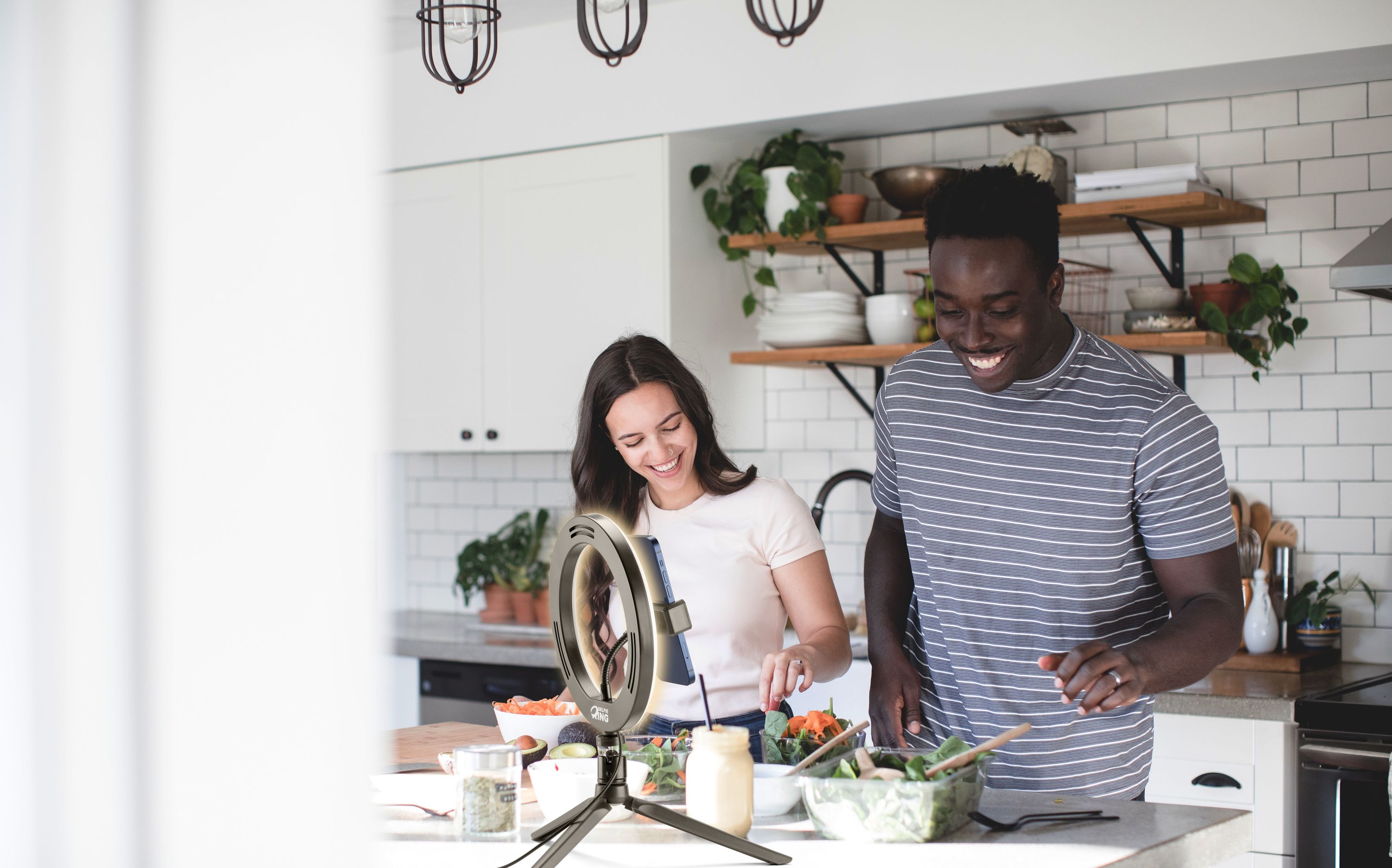 Tech Pop Selfie Ring - Universale Treppiede con anello led luminoso per riprese video e selfie