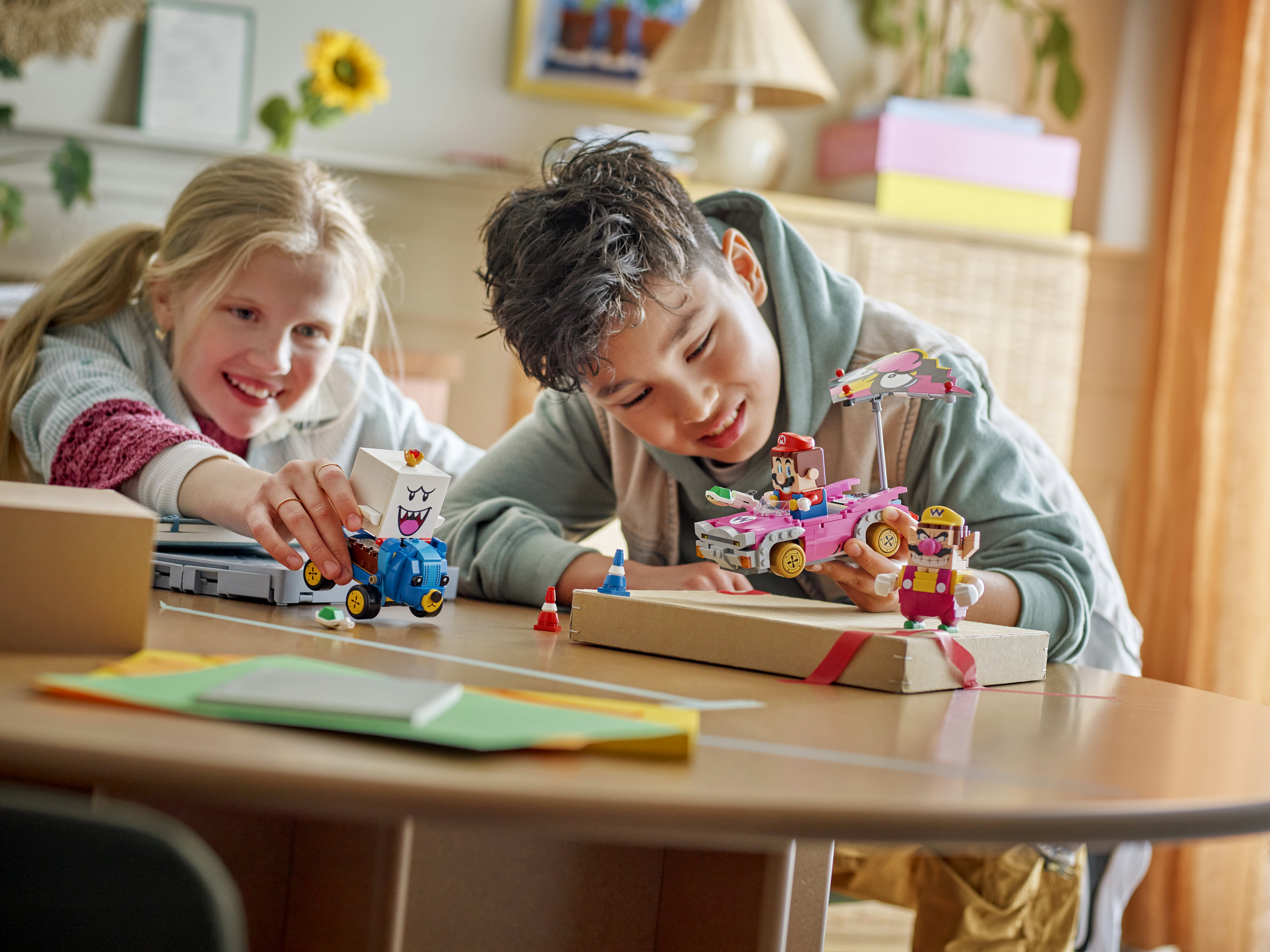 LEGO Super Mario 72038 Mario Kart &ndash; Wario e Re Boo, Giocattolo Interattivo con 2 Macchine e 2 Figure, Regalo per Bambini 8+