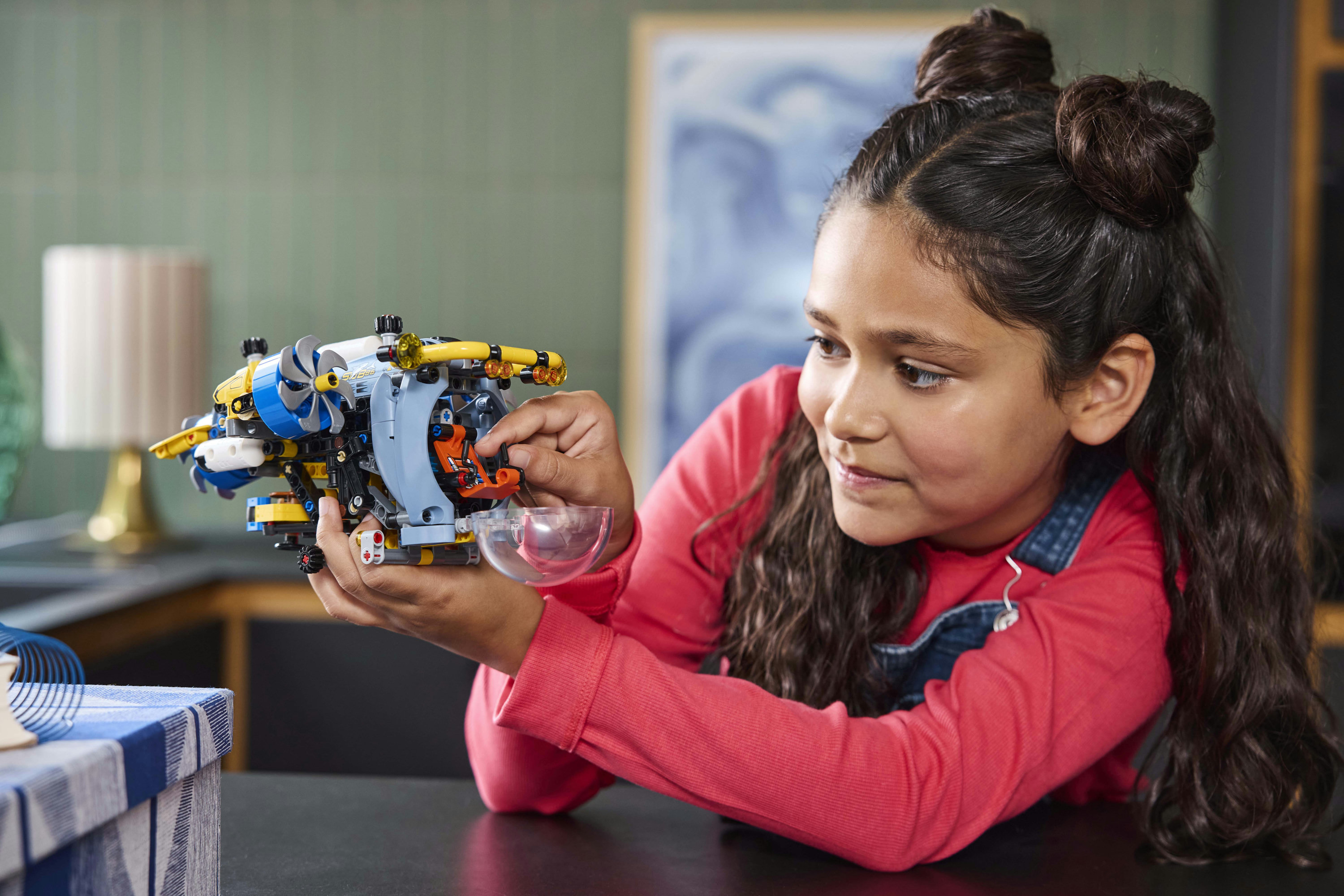 LEGO Technic 42201 Sottomarino per Esplorazioni Abissali, Giocattolo con Eliche Mobili e Cabina Apribile, Giochi Bambini 9+