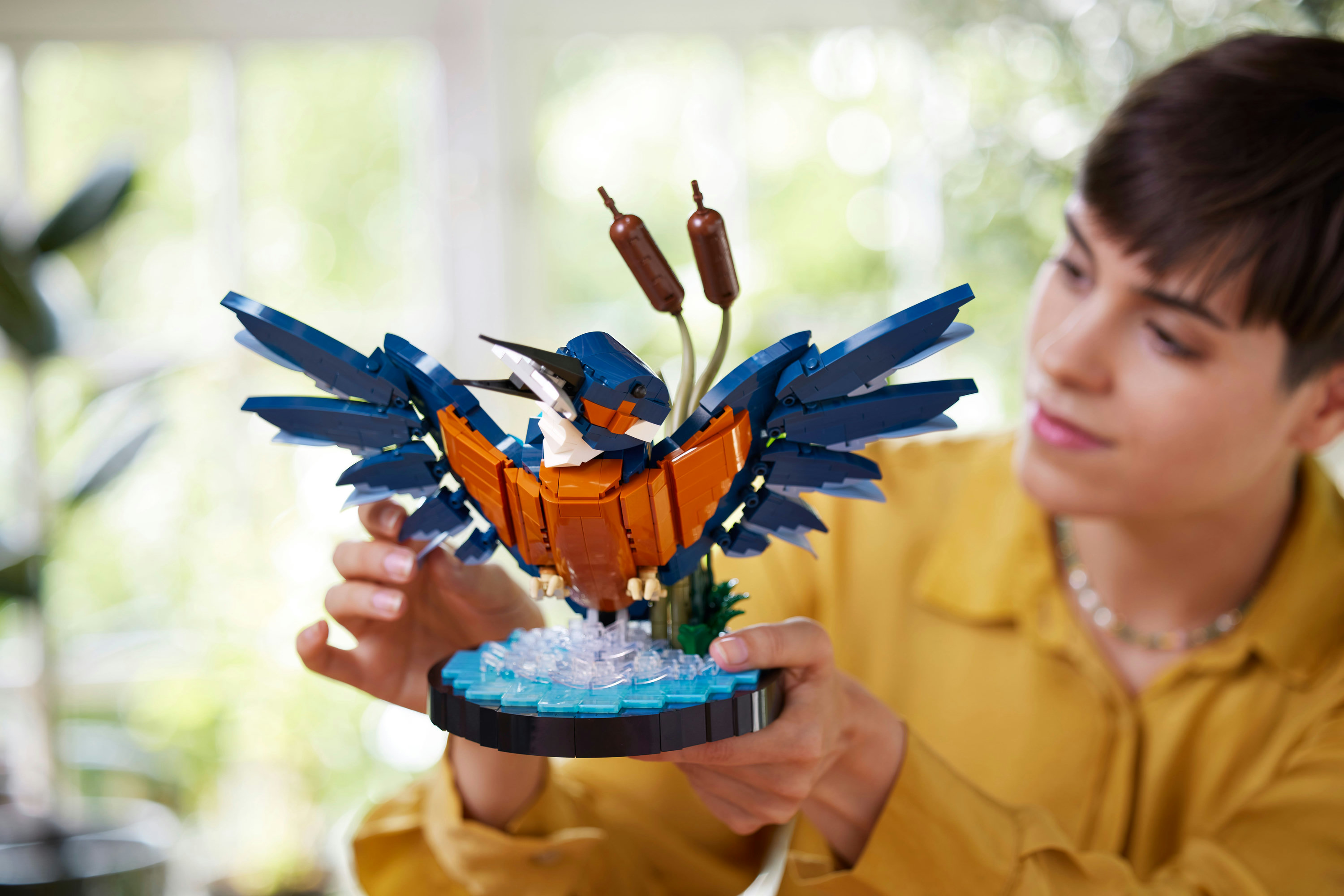 LEGO ICONS Martin pescatore