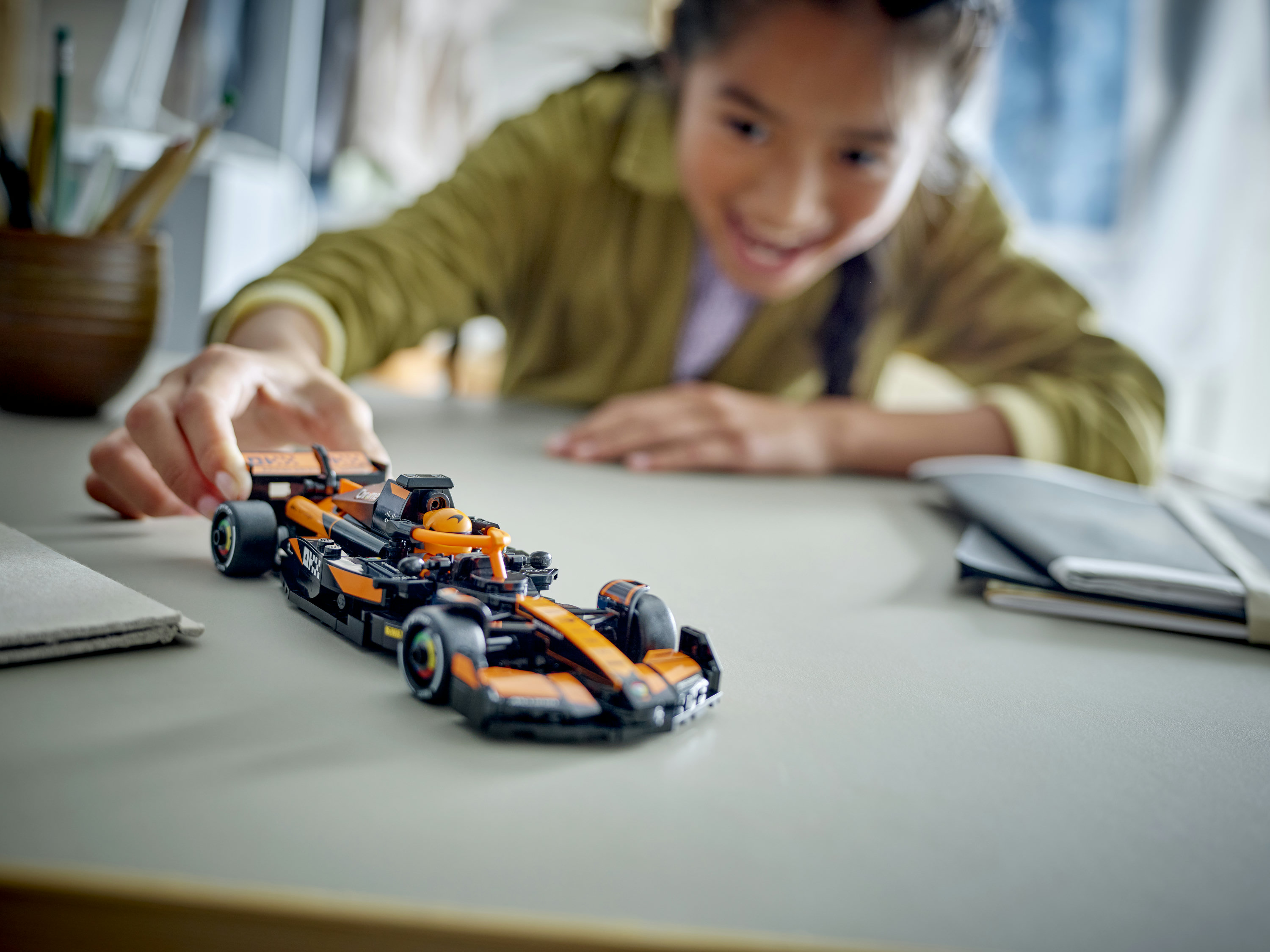 LEGO Speed Champions 77251 Auto da Corsa McLaren F1 Team MCL38 Macchina Giocattolo da Collezione con Minifigure per Bambine10+