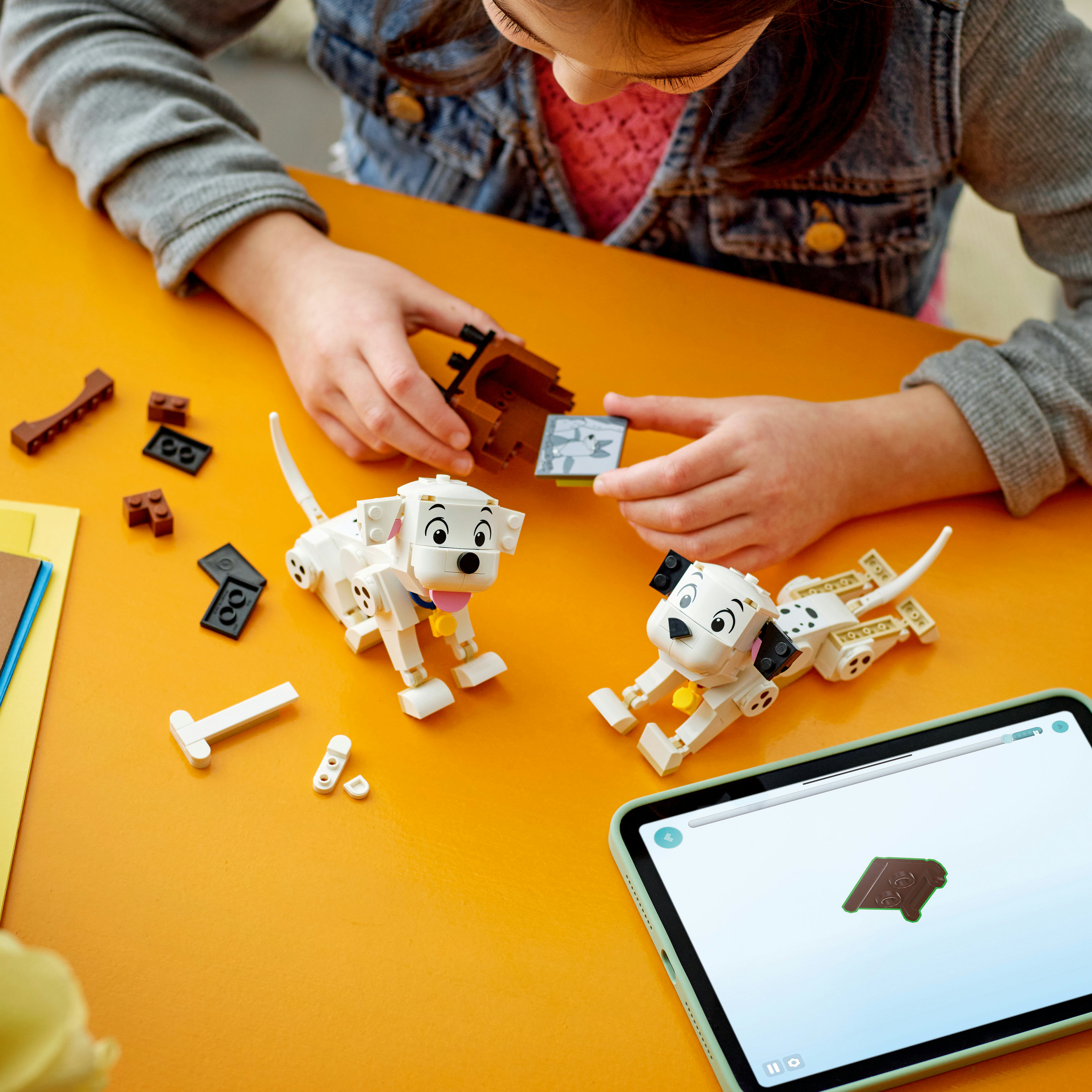 LEGO Disney ǀ 43271 Pongo e Peggy - La Carica dei Cento e Uno, Animali Giocattolo, Regalo per Bambine e Bambini da 6+ Anni