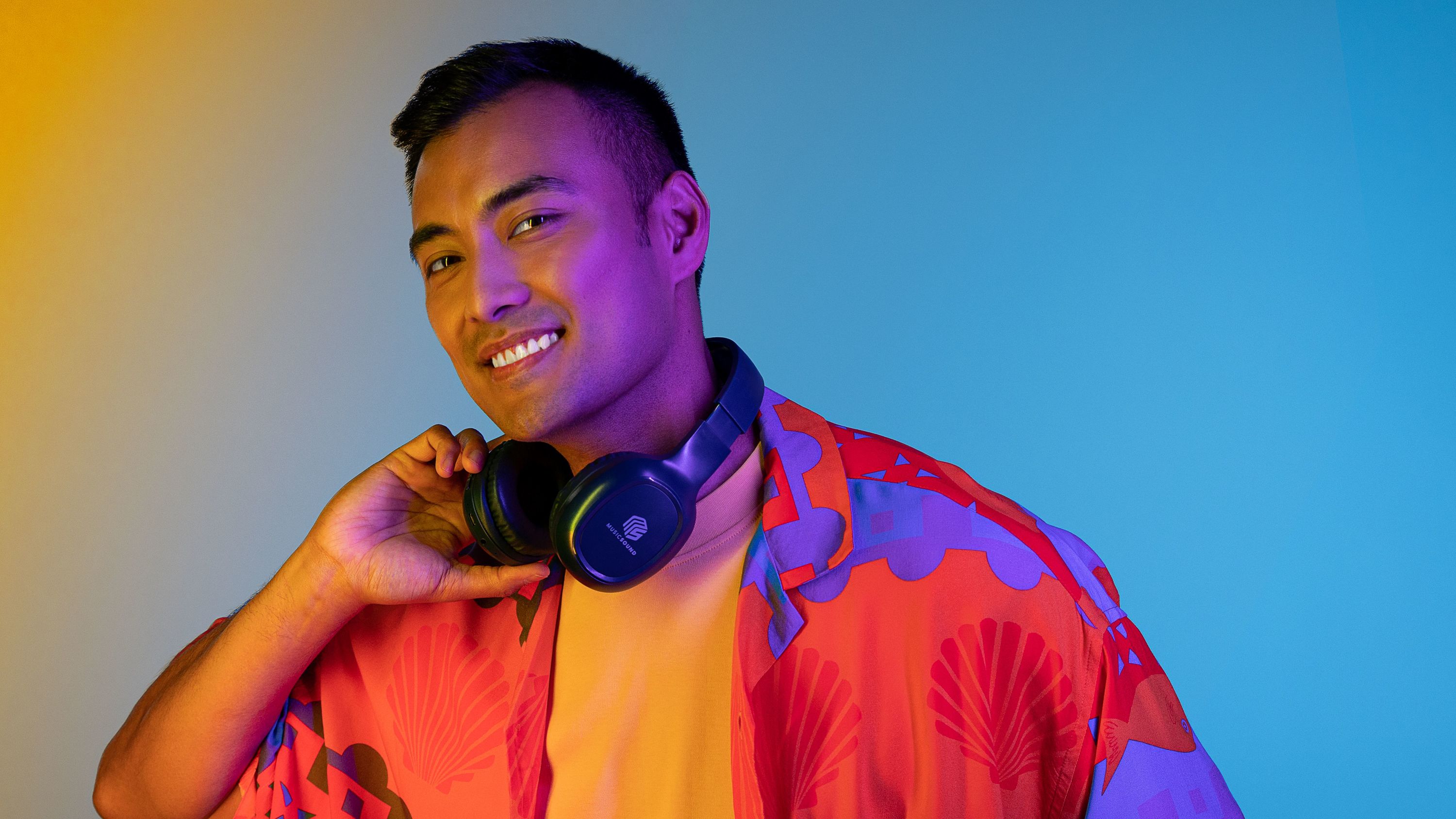 Music Sound Basic Cuffia on-ear Bluetooth dotata di remote control e microfono