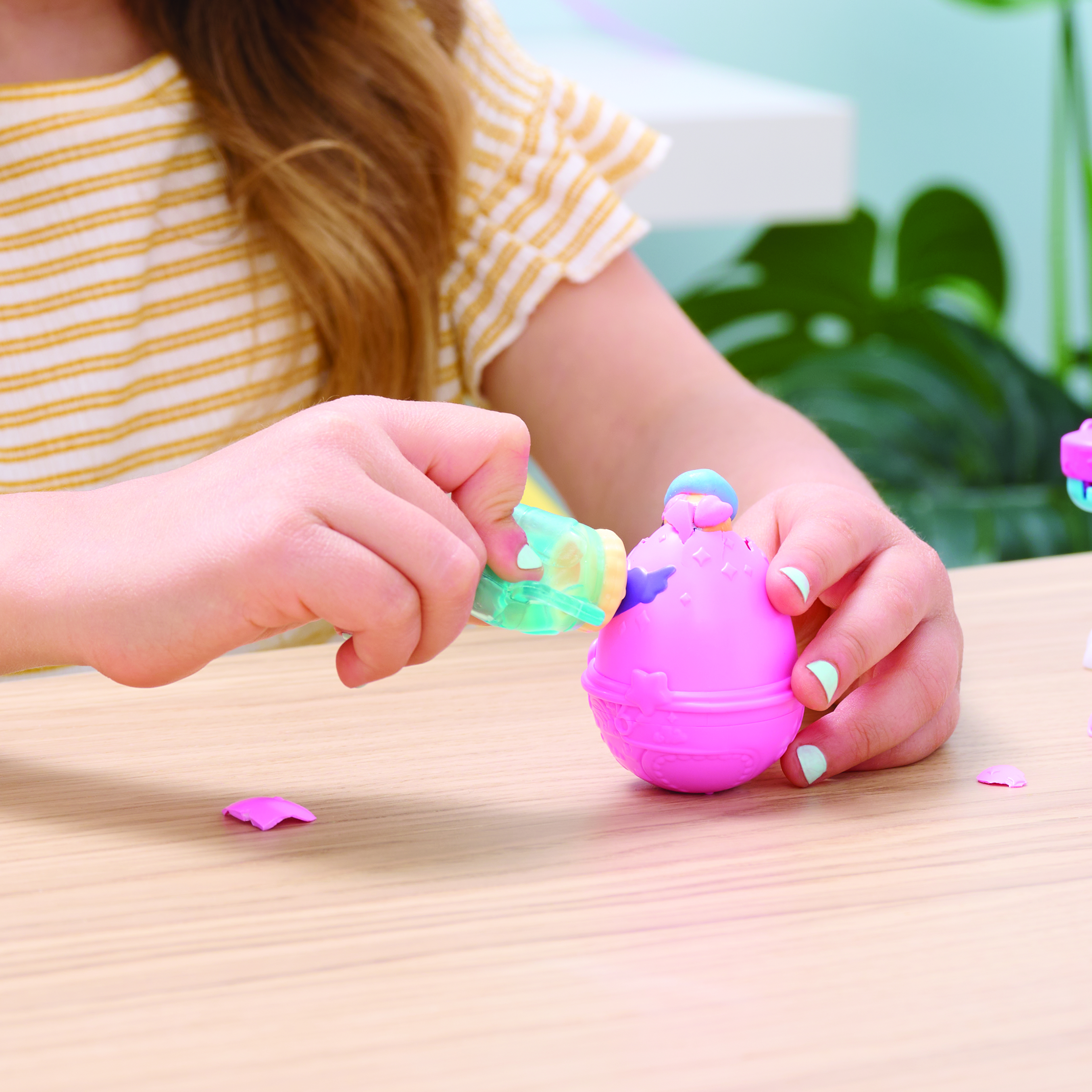 Hatchimals Alive, Confezione con Due Uova Che Si schiudono con l&rsquo;Acqua e seggiolone, Giocattoli per Bambine e Bambini dai 3 Anni in su