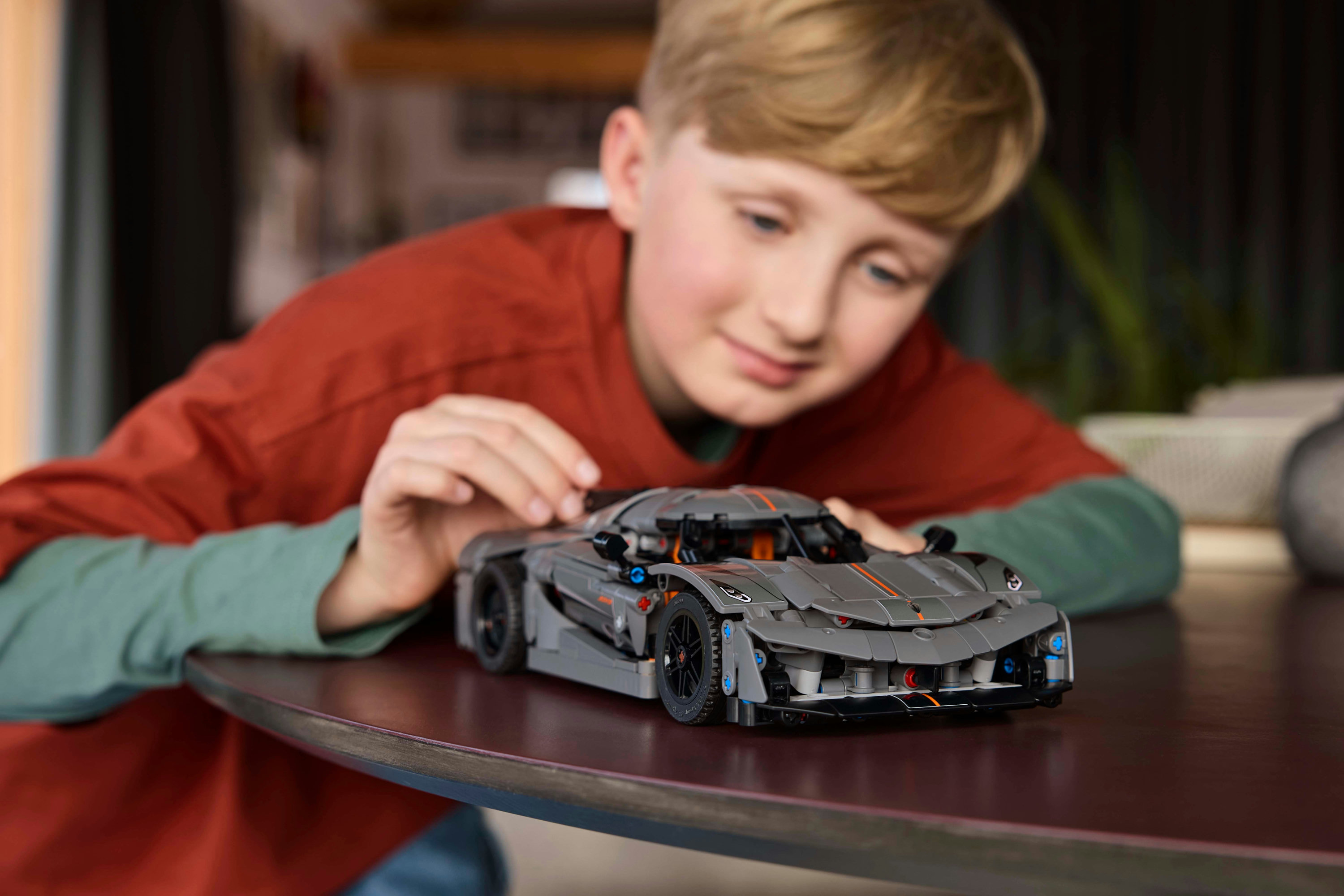 LEGO Technic Hypercar Koenigsegg Jesko Absolut grigia