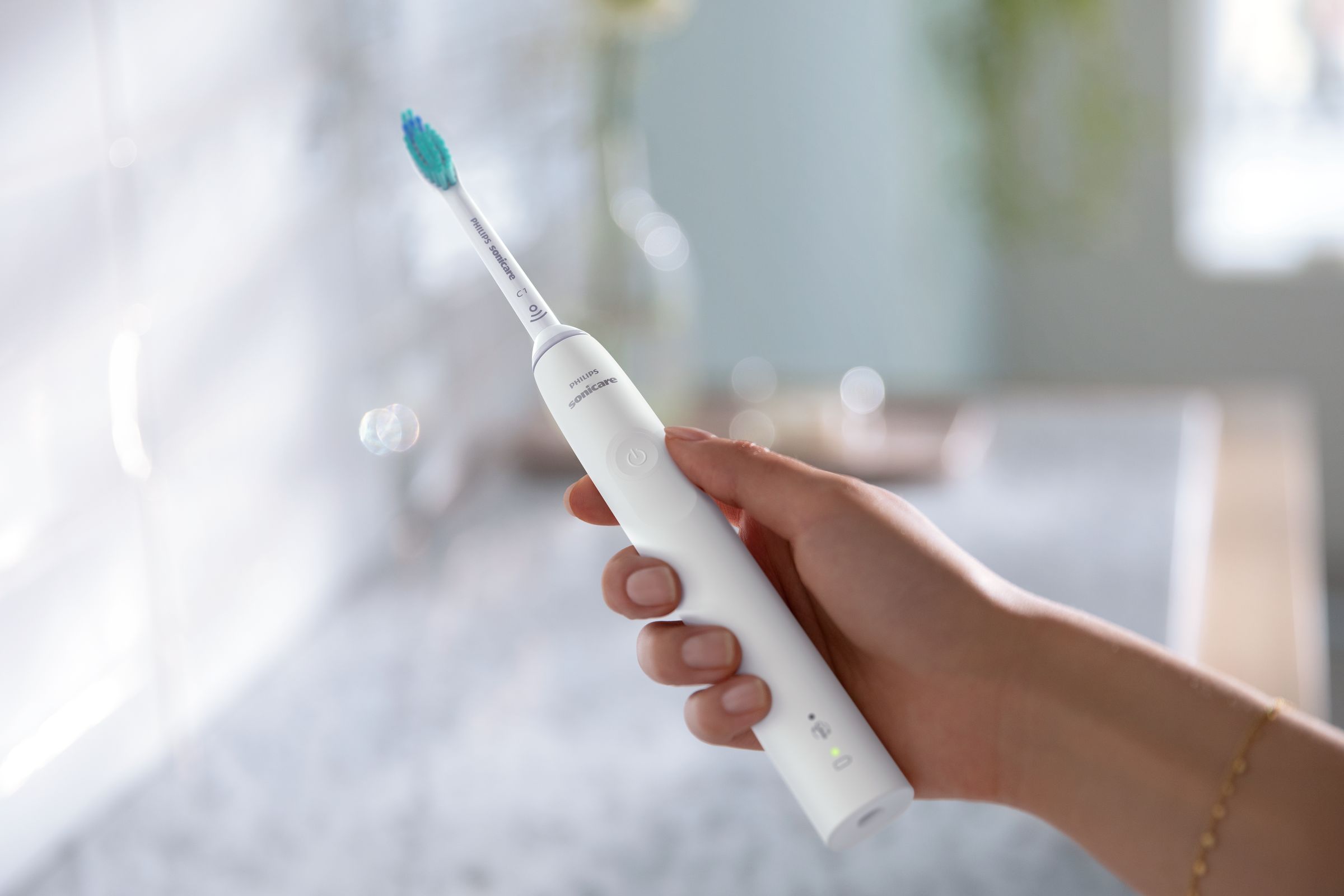 Philips Sonicare serie 3100 Spazzolino Elettrico Sonico Bianco, con custodia da viaggio HX3673/13