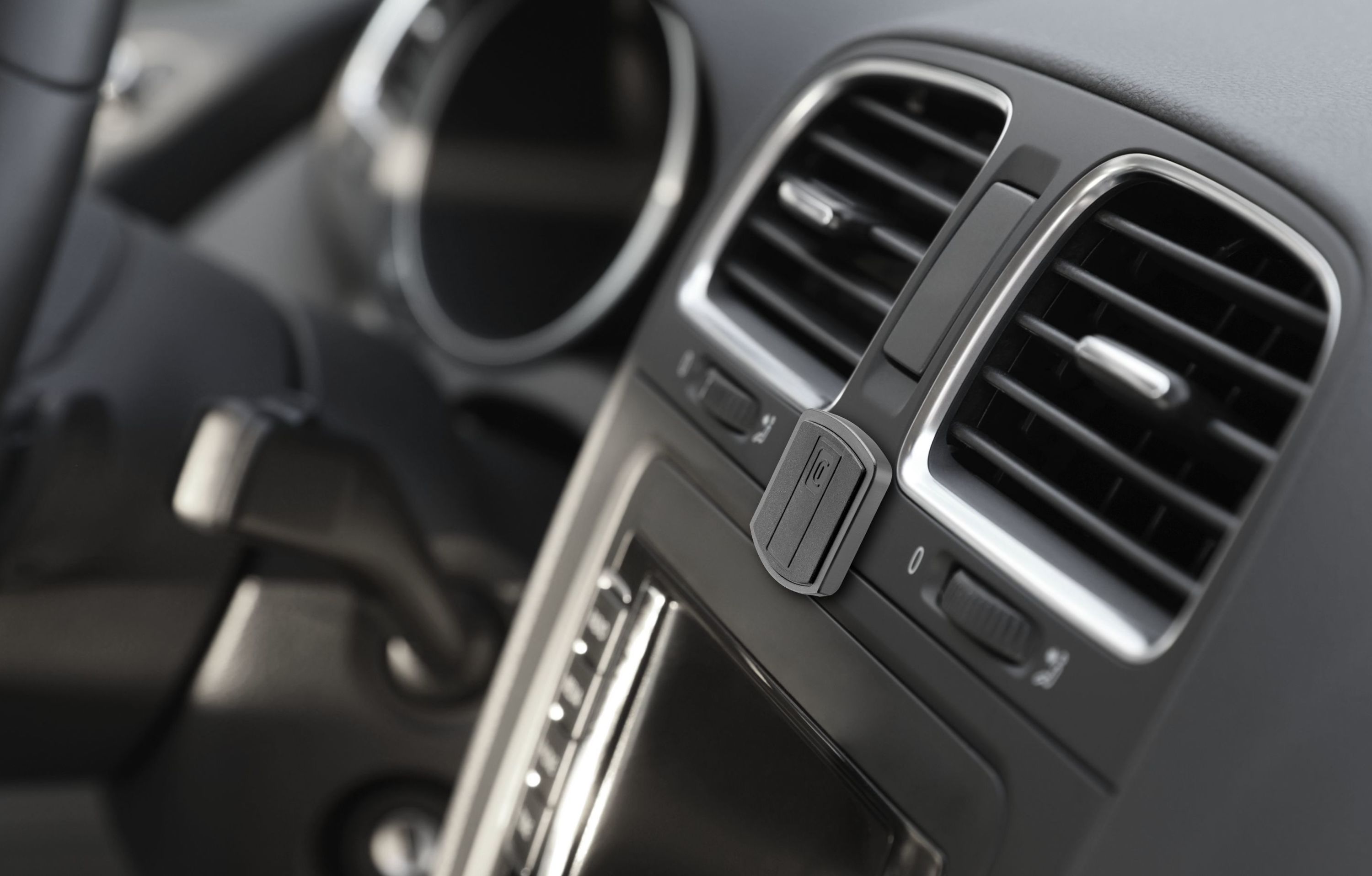 Cellularline Touch Fix - Universal Supporto smartphone da auto magnetico con fissaggio adesivo