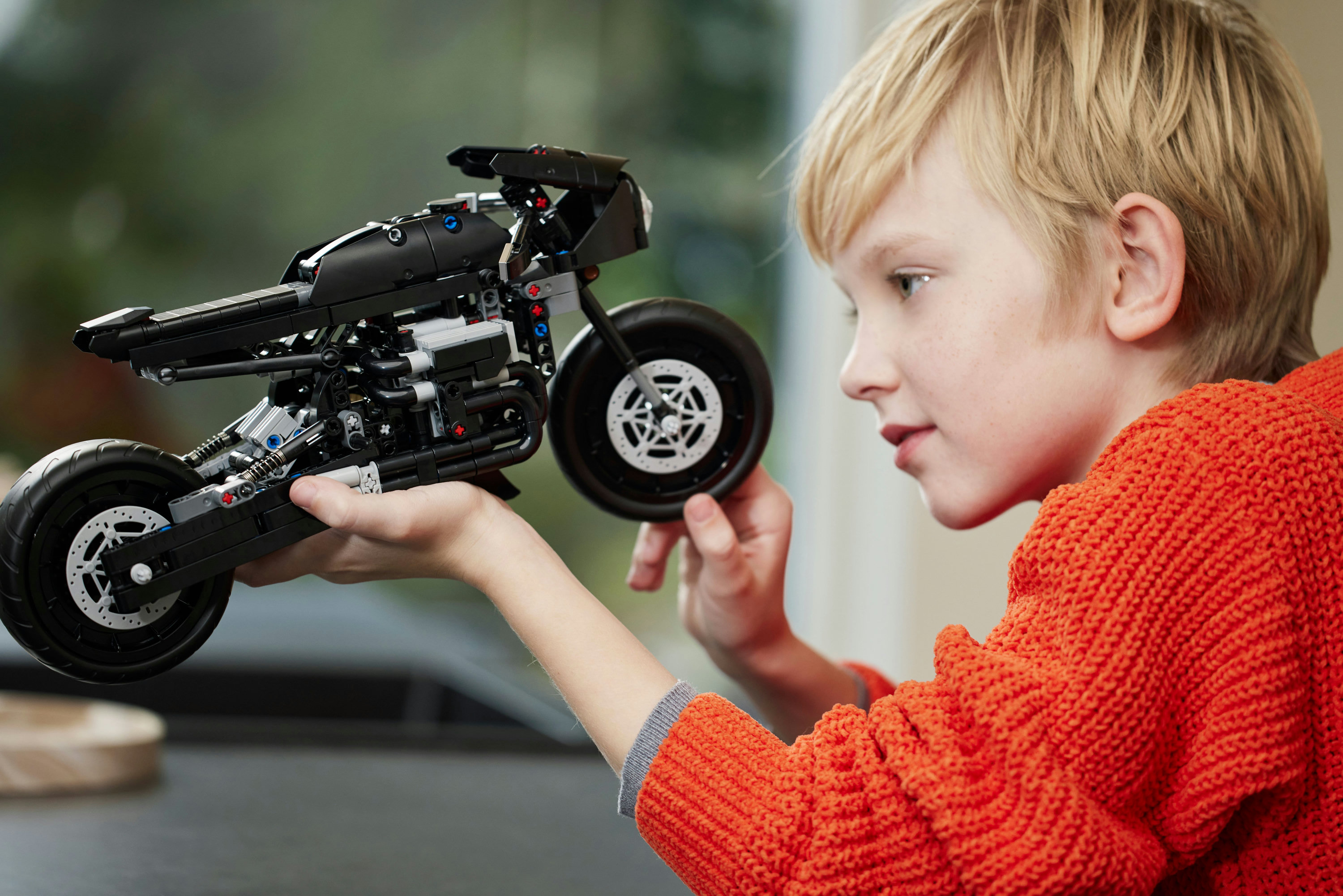 LEGO Technic THE BATMAN – BATCYCLE™