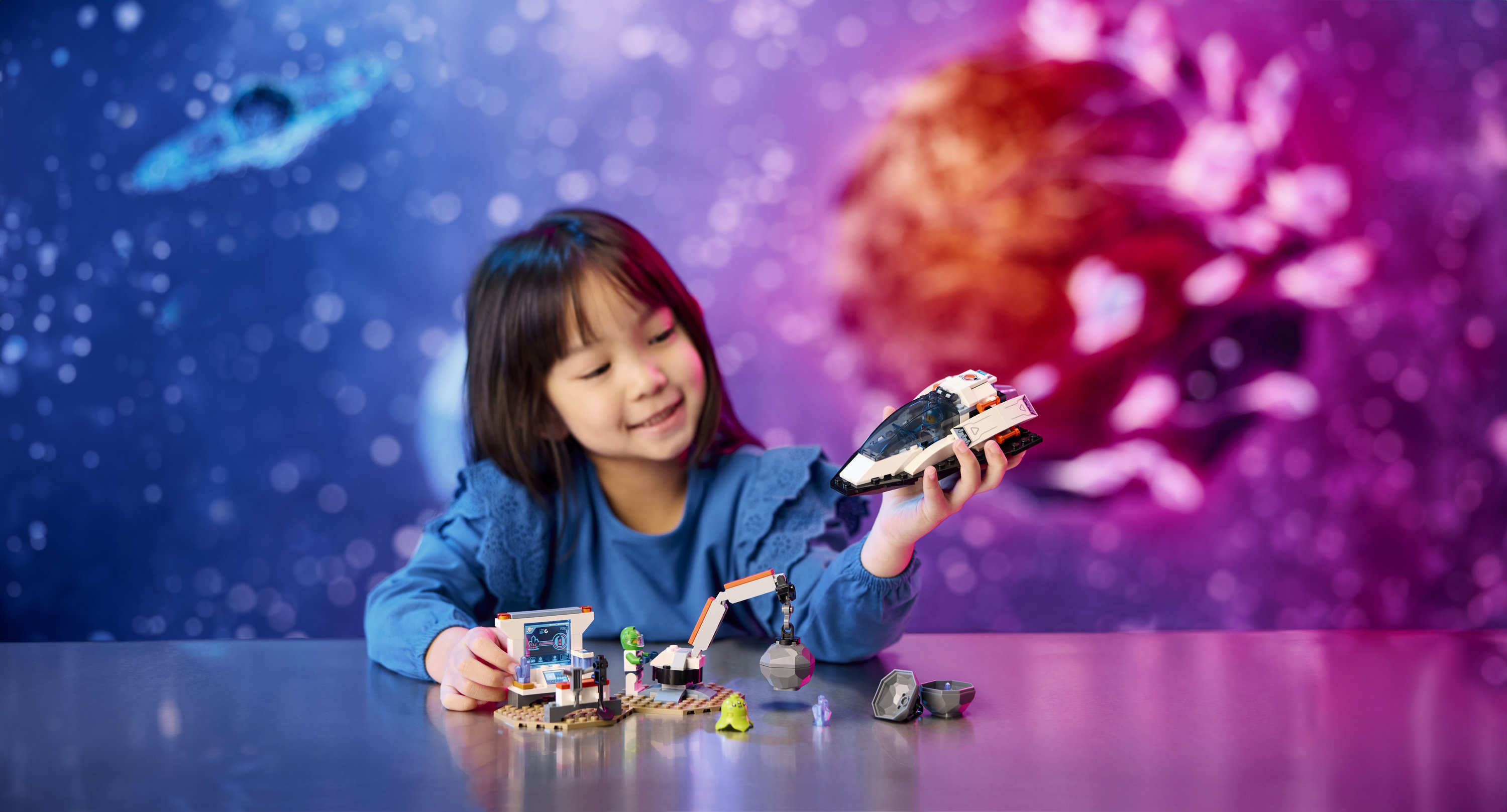 LEGO City 60429 Navetta Spaziale e Scoperta di Asteroidi, Gioco per Bambini 4+ con Astronave Giocattolo, Gru e 2 Minifigure