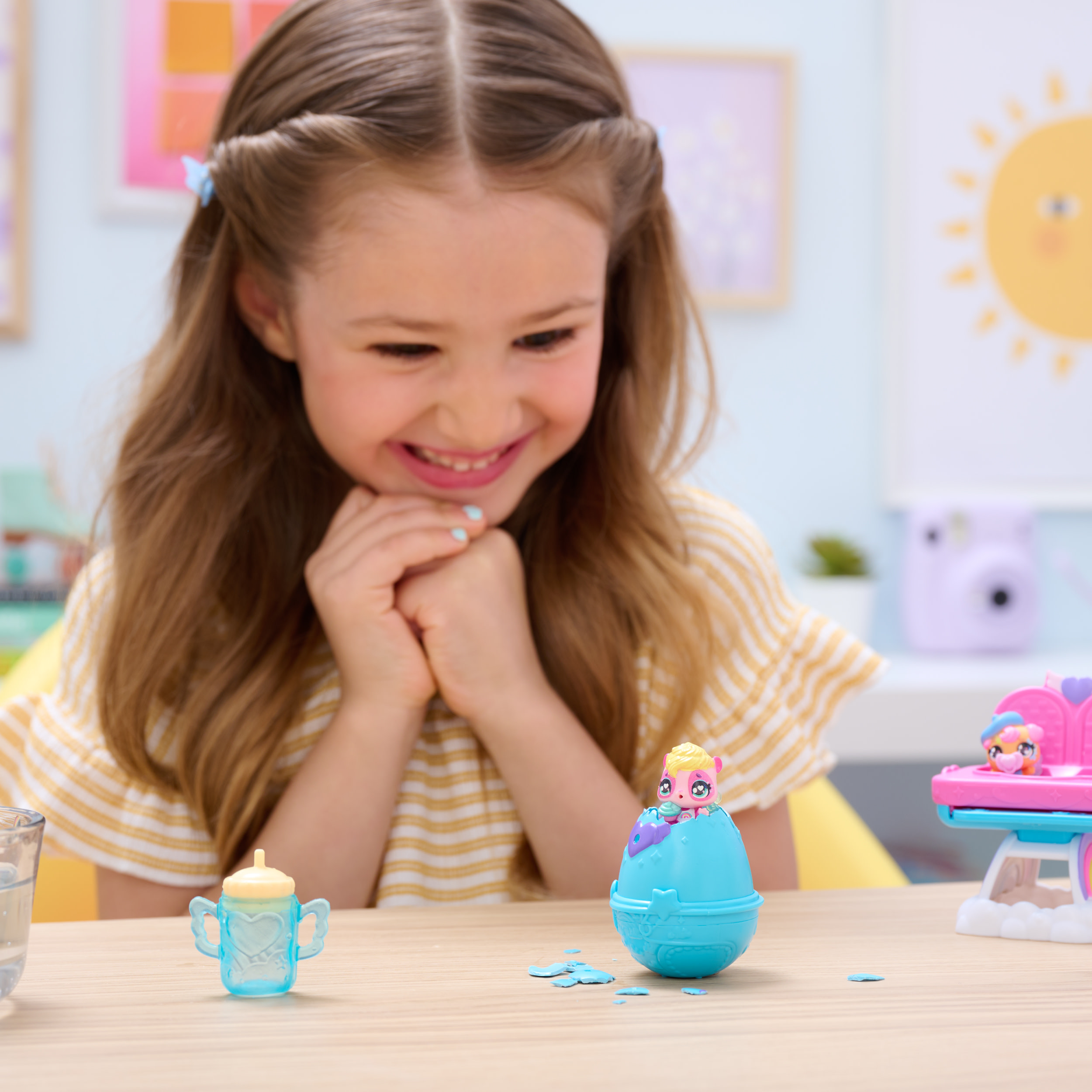 Hatchimals Alive, Confezione con Due Uova Che Si schiudono con l&rsquo;Acqua e seggiolone, Giocattoli per Bambine e Bambini dai 3 Anni in su