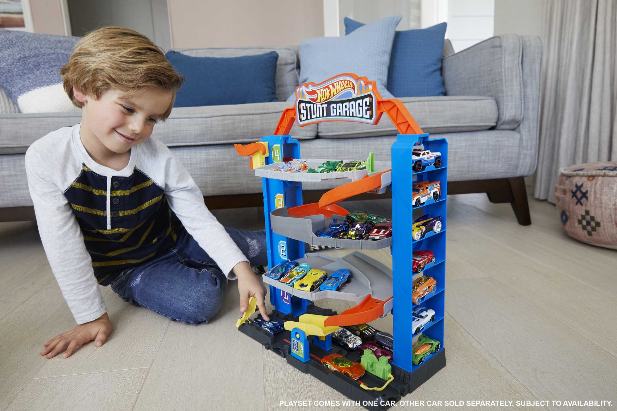 Hot Wheels City Garage delle Acrobazie, Playset con ascensore per i piani superiori, con collegamenti per altri set, Giocattolo per Bambini 3+ anni