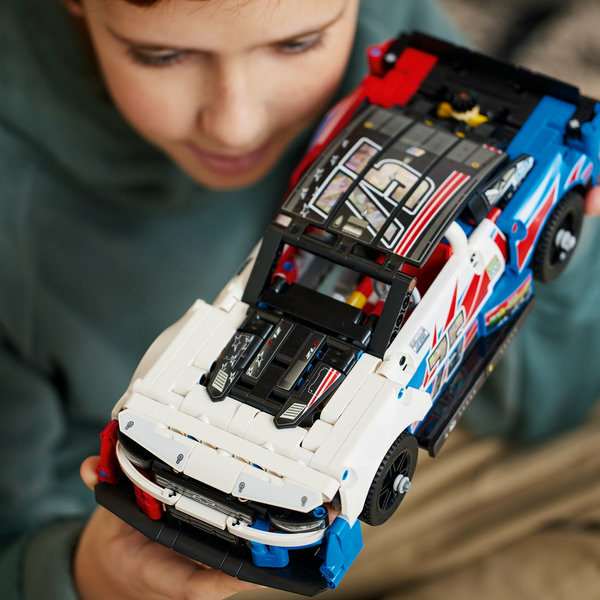 LEGO Technic NASCAR&reg; Next Gen Chevrolet Camaro ZL1