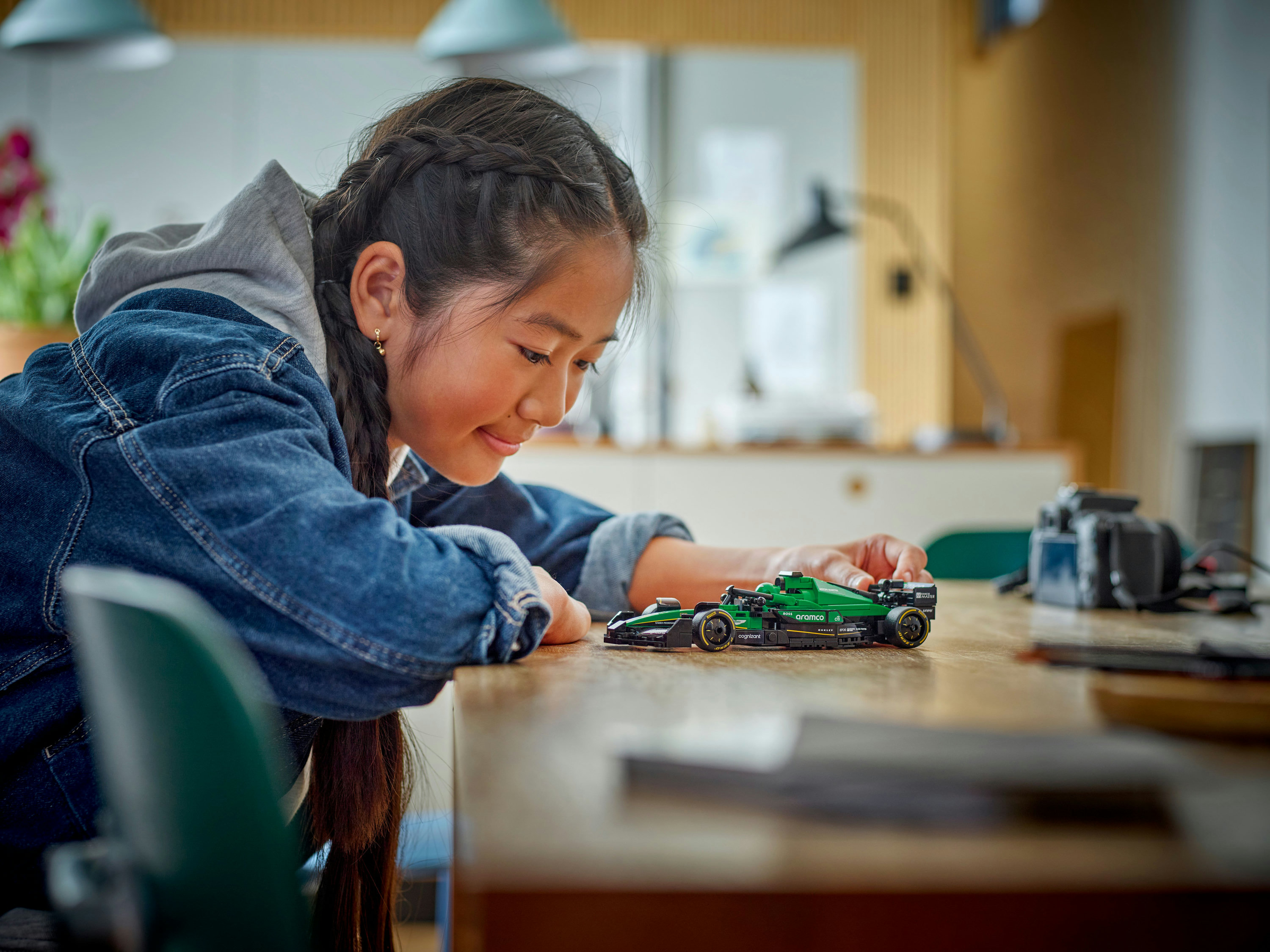 LEGO Speed Champions Auto da corsa Aston Martin Aramco F1&reg; AMR24