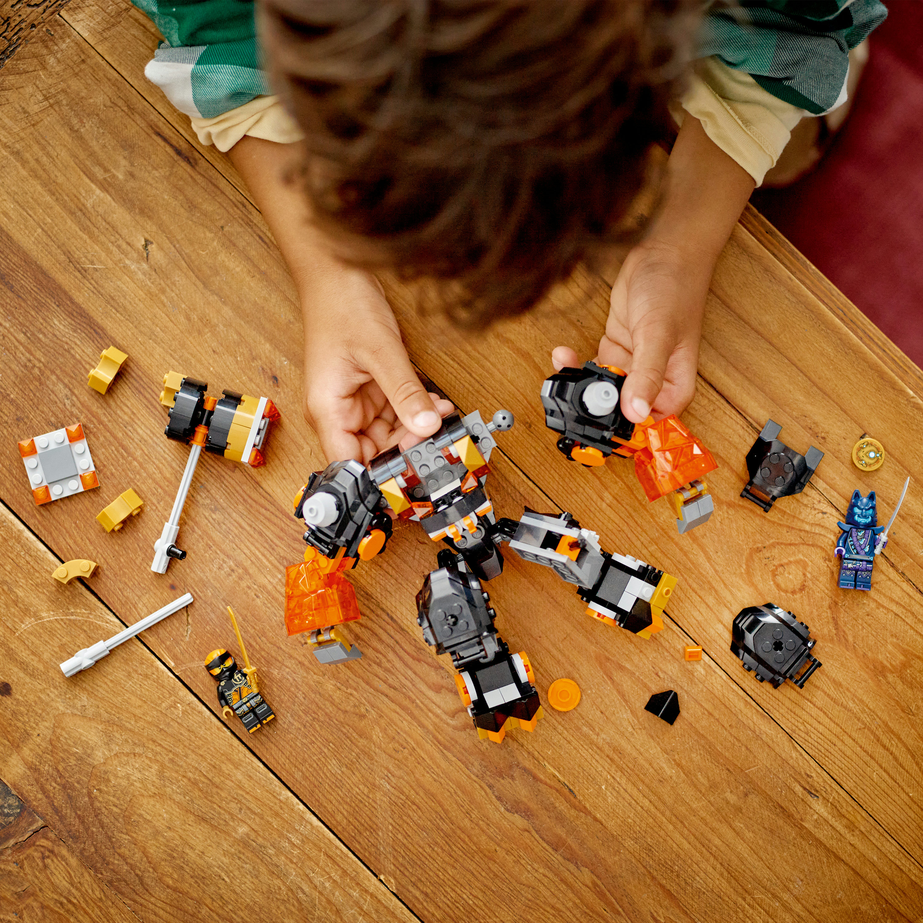 LEGO NINJAGO 71806 Mech Elemento di Terra di Cole, Giochi per Bambini da 7+, Action Figure Personalizzabile con 2 Minifigure