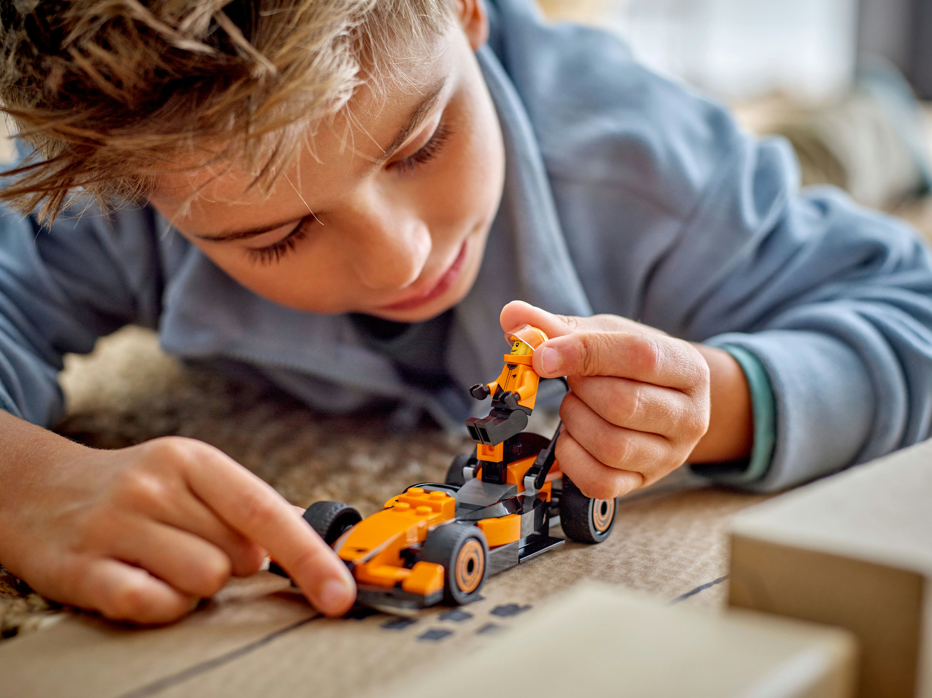 LEGO City Pilota e monoposto McLaren F1&reg;