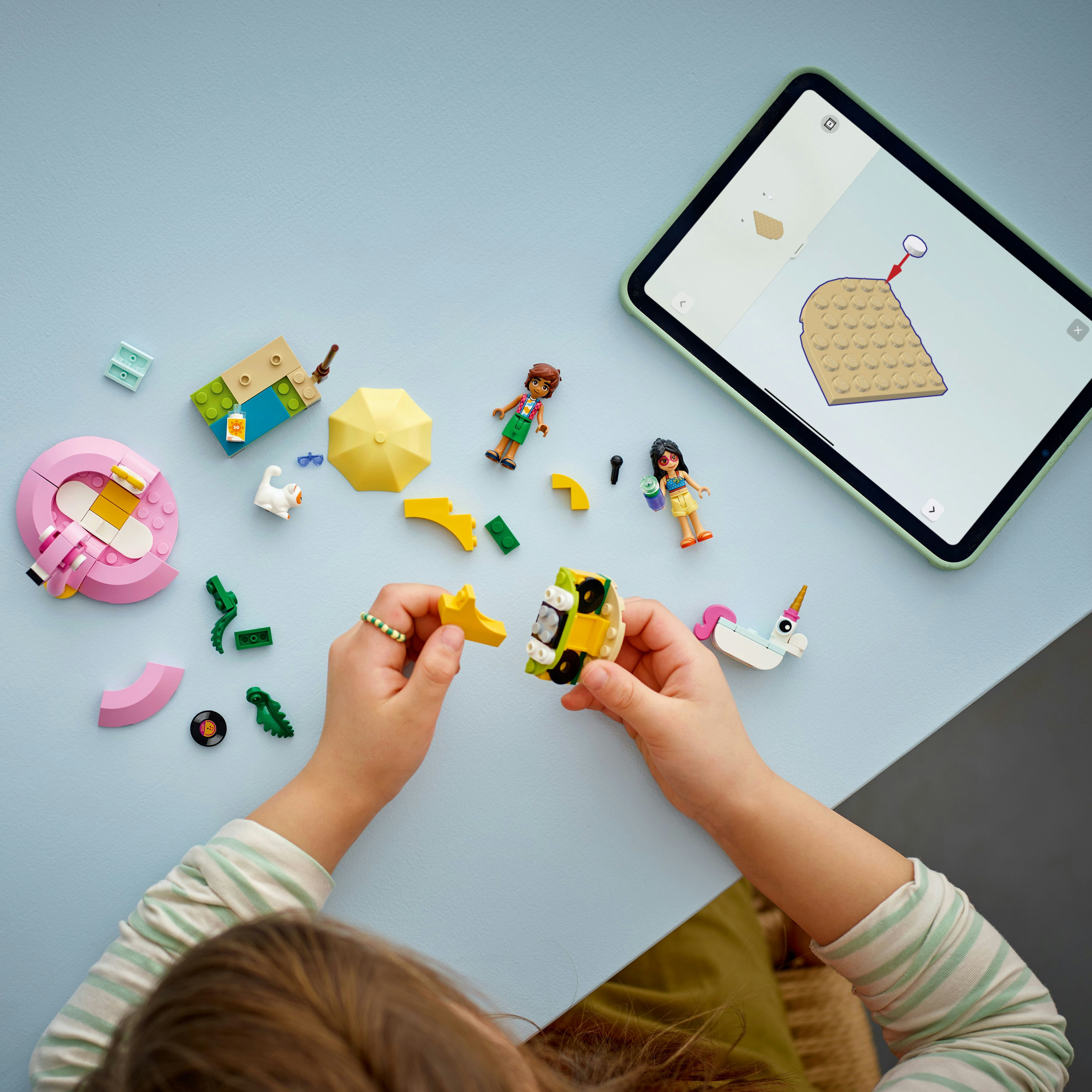 LEGO Friends Pool Party con unicorno e fenicottero