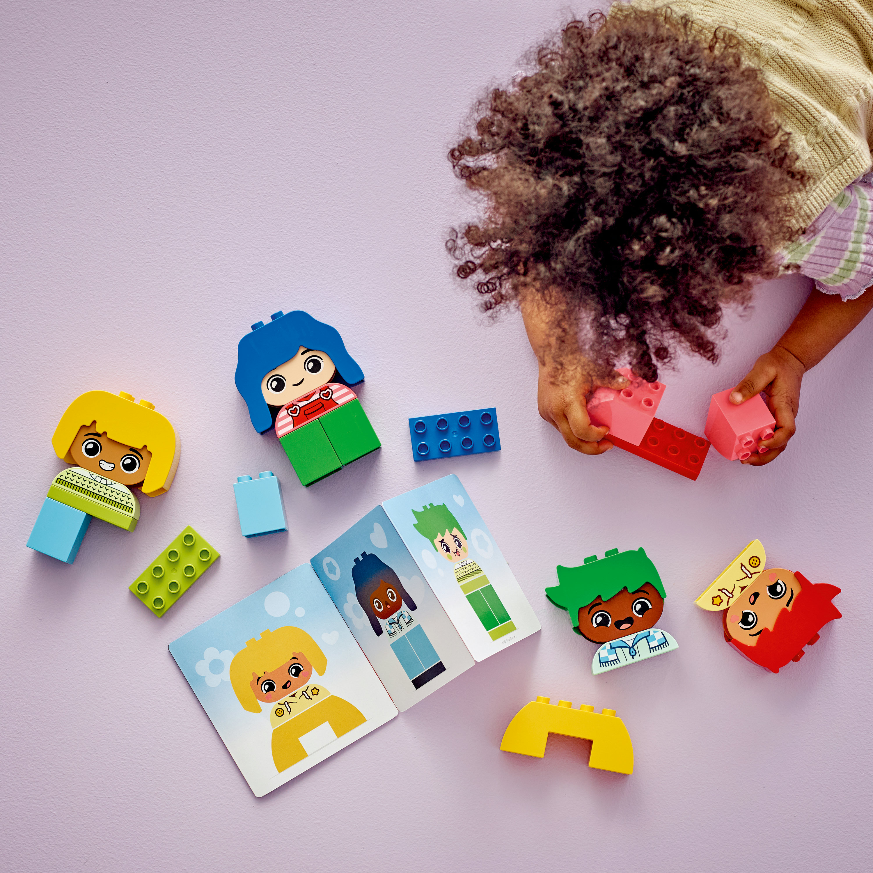 LEGO DUPLO 10415 Forti Sentimenti ed Emozioni, Giochi per Bambini da 1.5 Anni Impilabili con 23 Mattoncini e 4 Personaggi