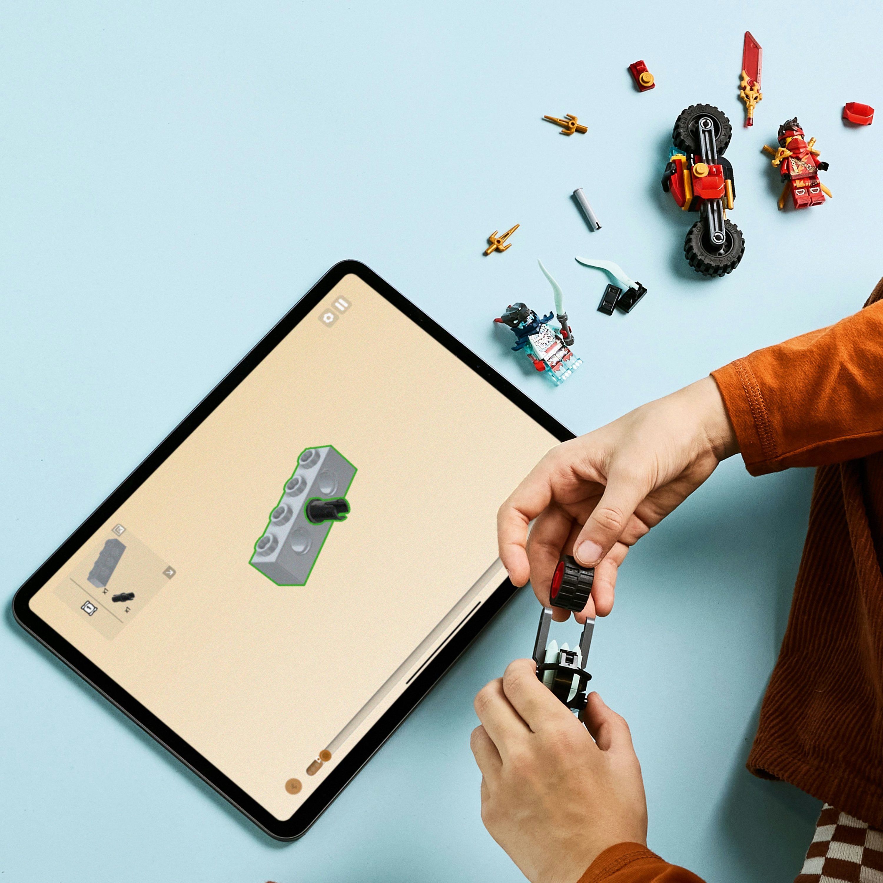 LEGO NINJAGO Gara di velocità sulla moto di Kai