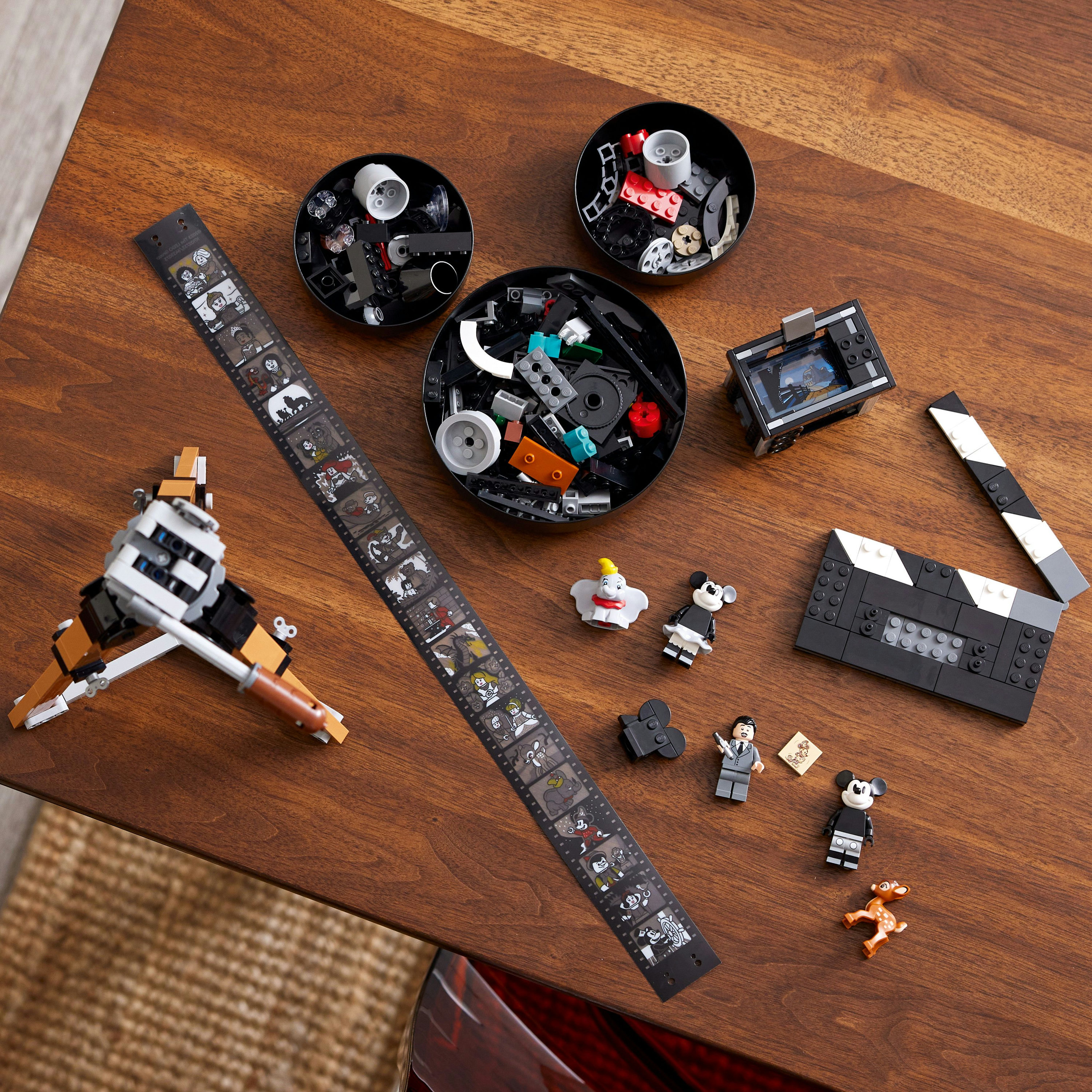 LEGO Disney Cinepresa omaggio a Walt