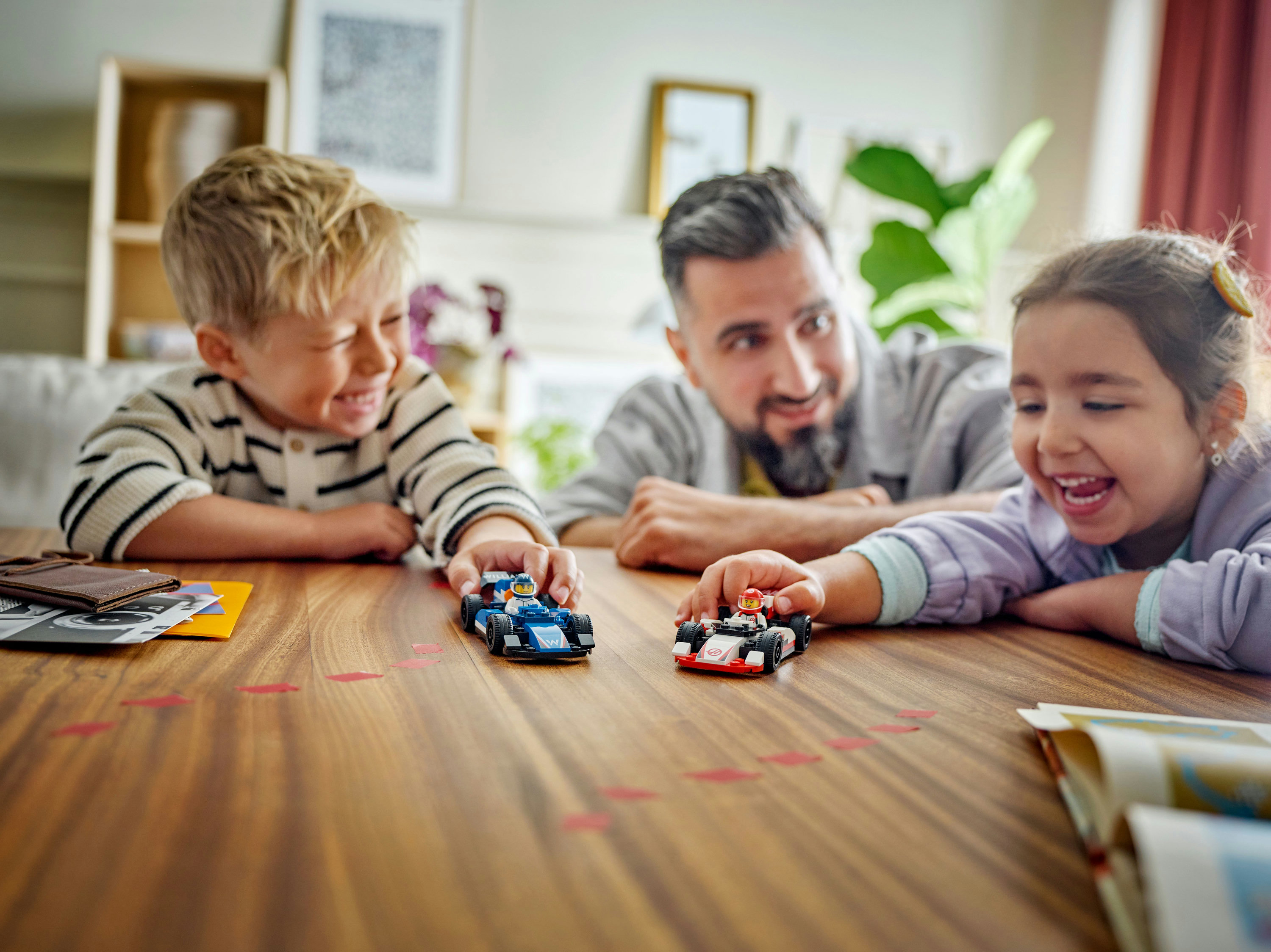 LEGO City Monoposto Williams Racing e Haas F1&reg;