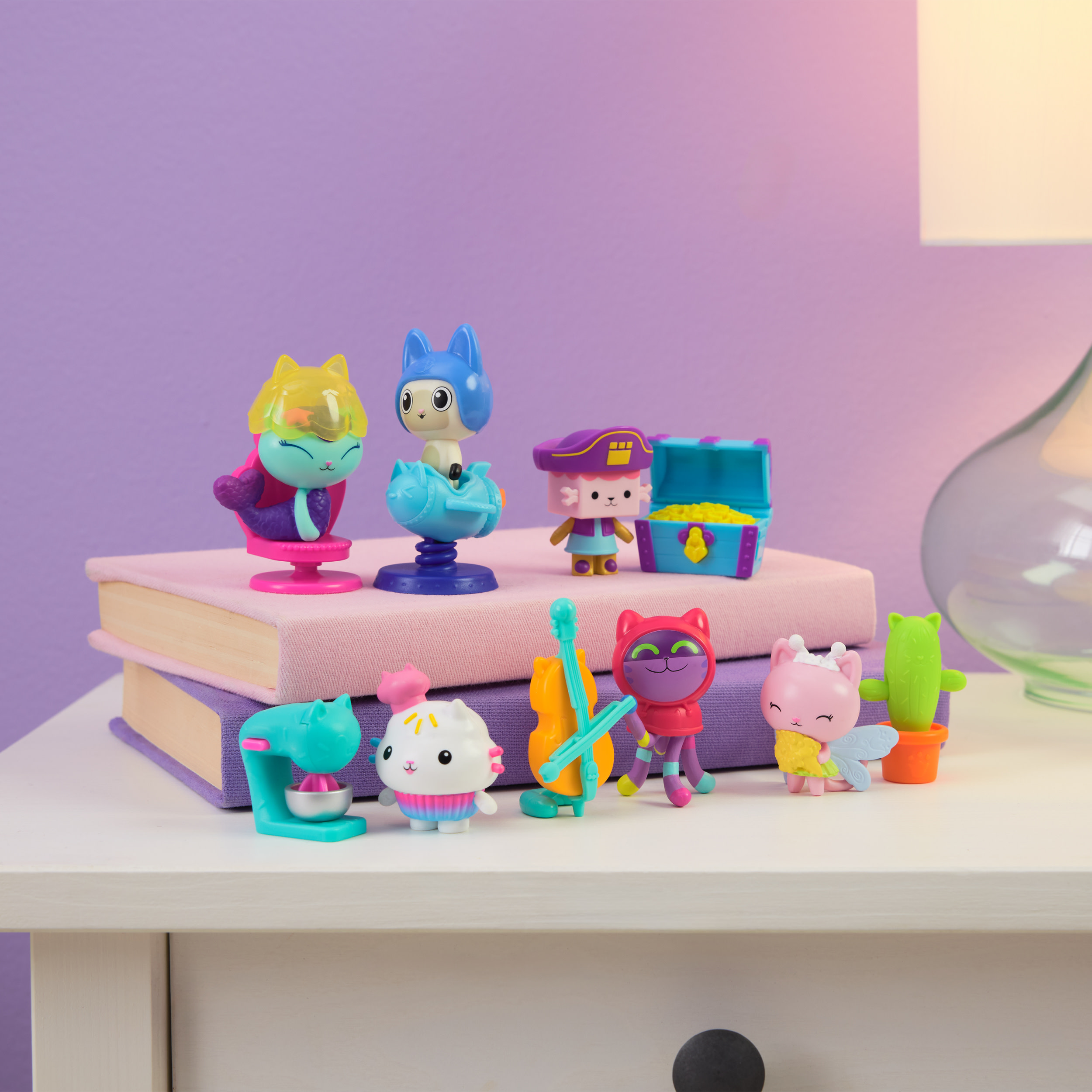 Gabby's Dollhouse , Baby Box Cat e scrigno del tesoro, set con personaggio e accessorio per la casa delle bambole, giocattoli per bambine e bambini dai 3 anni in su