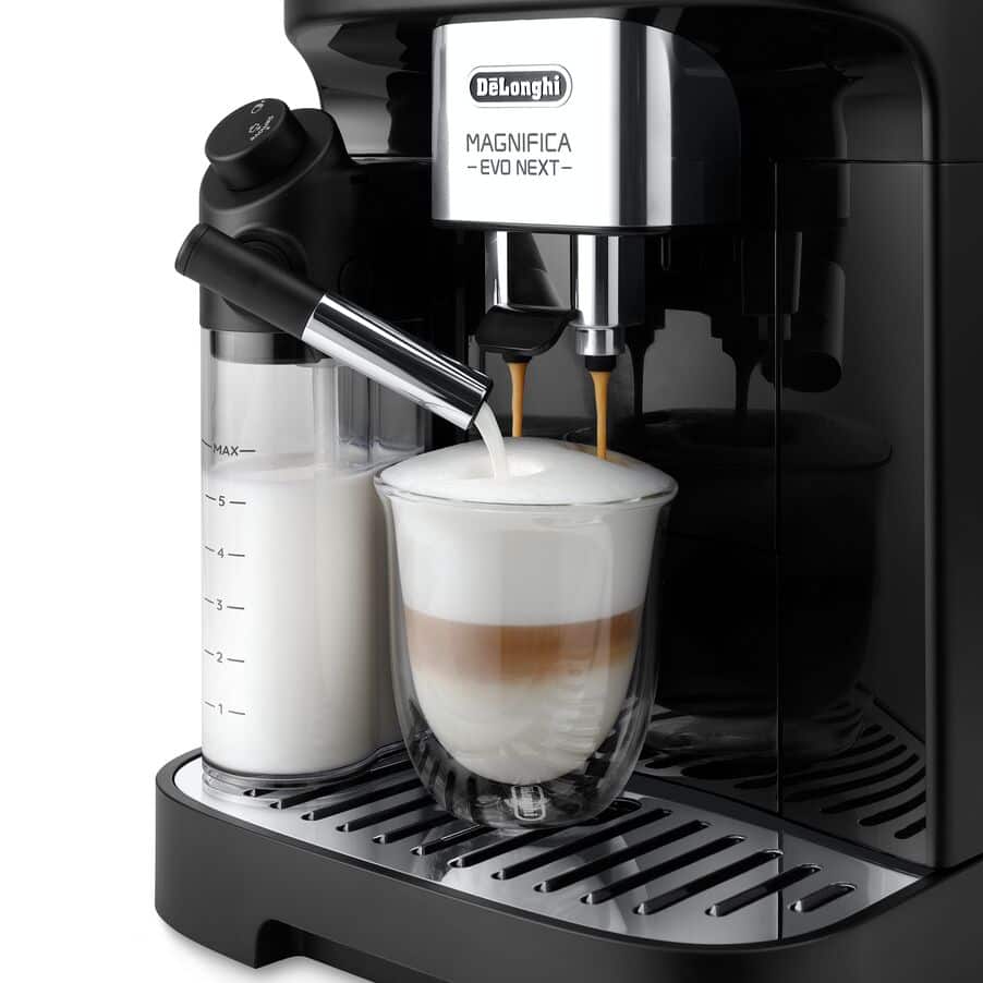 De&rsquo;Longhi Magnifica Evo Next ECAM310.60.B, Macchina Automatica per Caff&egrave; in Chicchi, Cappuccino al tocco di un tasto con la Caraffa Montalatte Automatica, 10 bevande dirette, Display Con Cursori, Nero