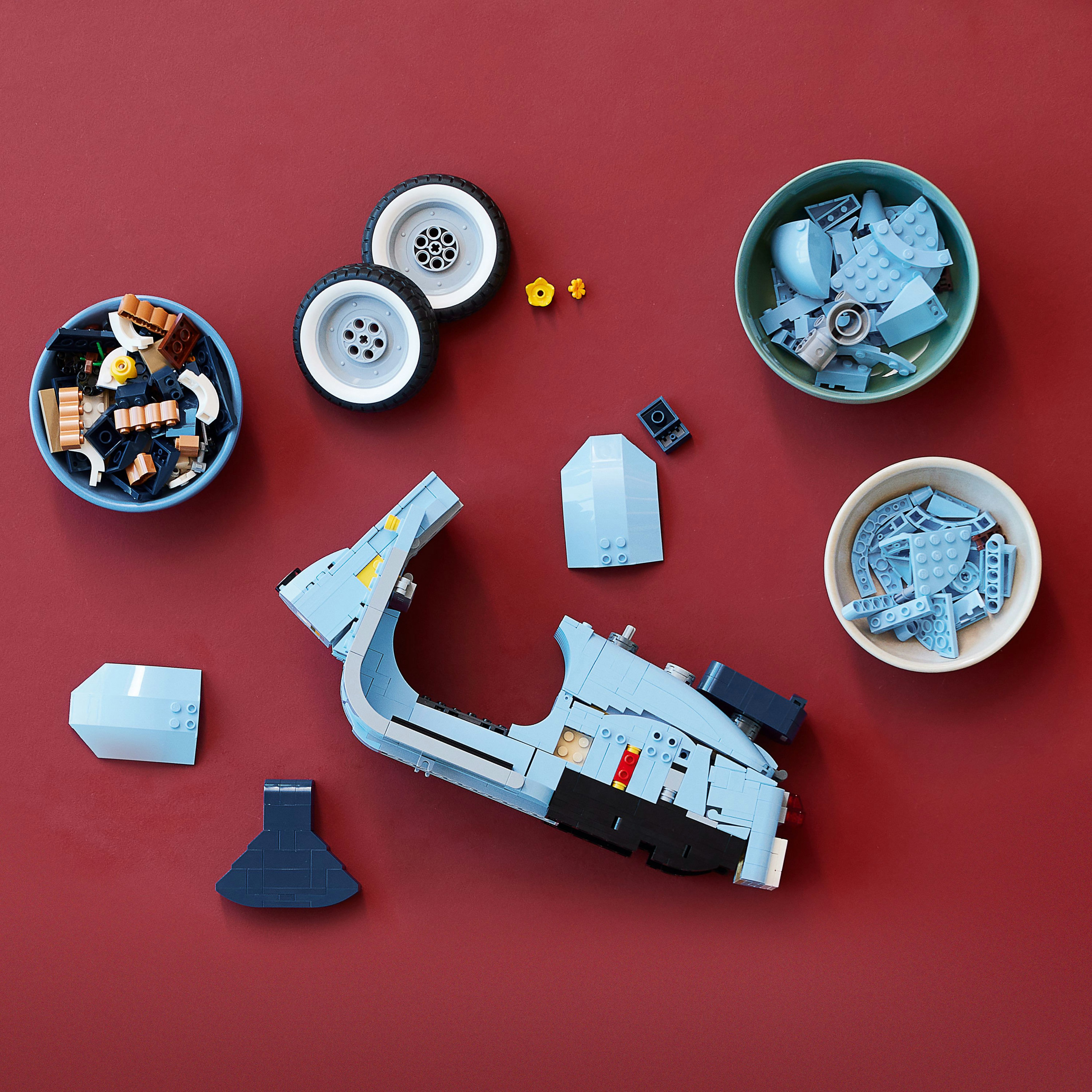 LEGO ICONS Vespa 125