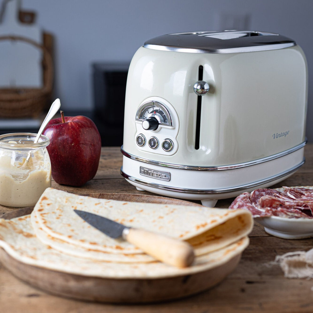 Ariete 155 Tostapane Vintage 2 fette di pane - con pinze - 6 livelli di tostatura - 810 Watt- Acciaio Inox - Linea Vintage - Beige
