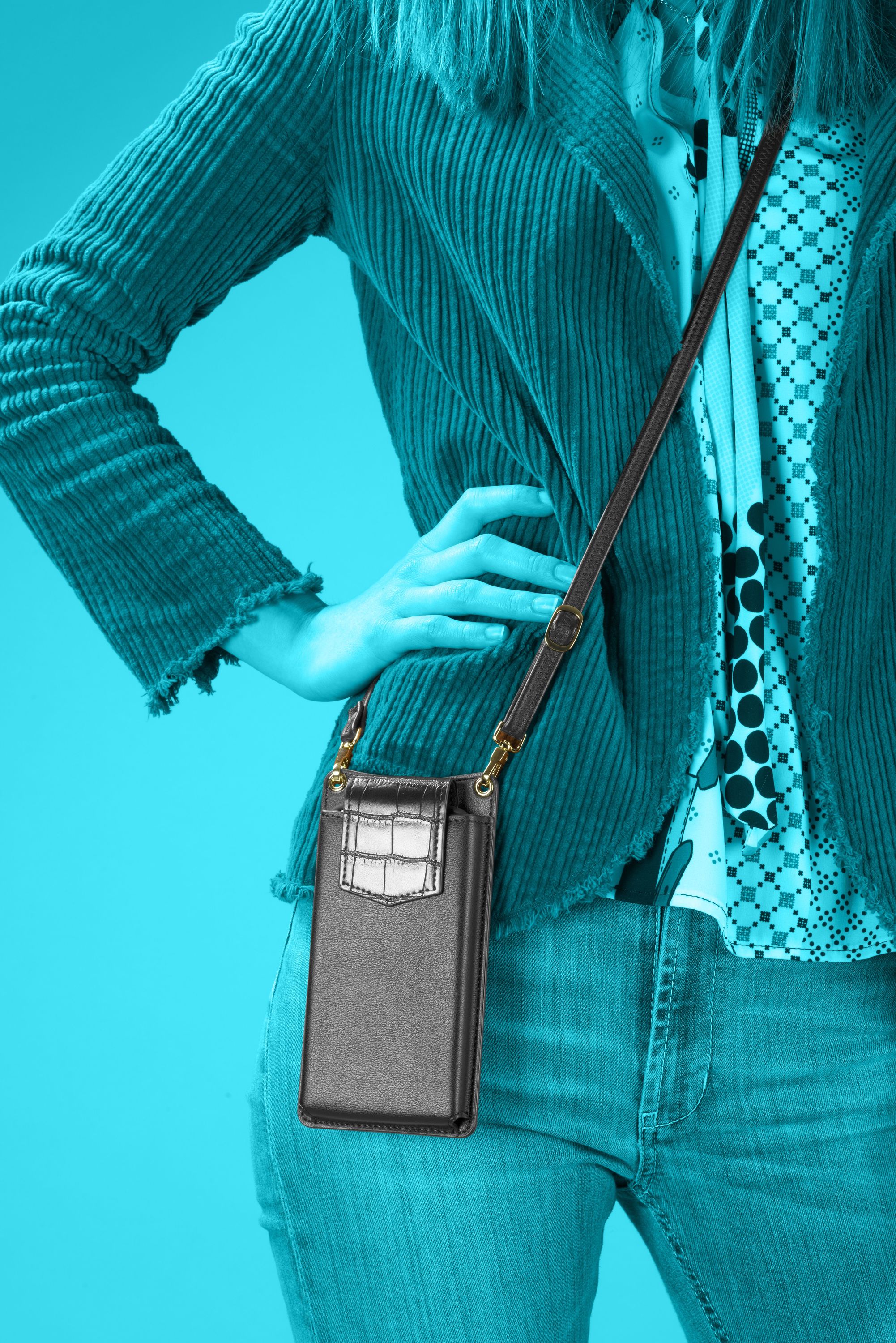 Cellularline Mini Bag - Essential Custodia universale a fondina effetto pelle con tracolla regolabile