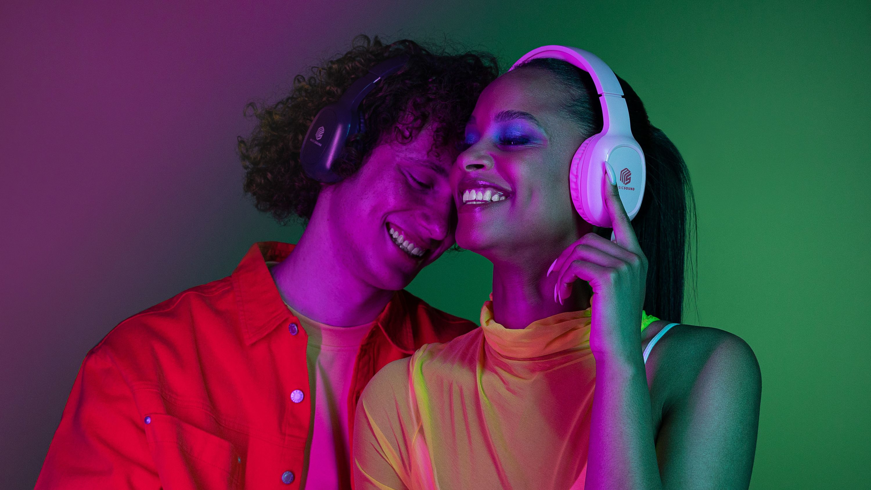 Music Sound Basic Cuffia on-ear Bluetooth dotata di remote control e microfono