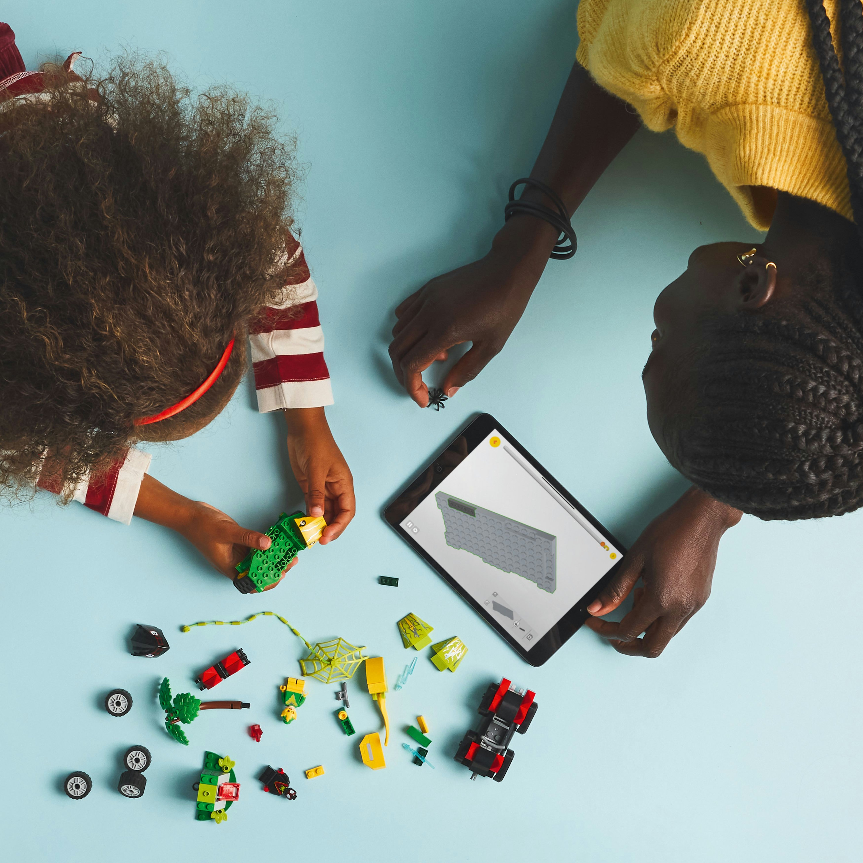 LEGO Inseguimento sui dino-veicoli di Spin ed Electro