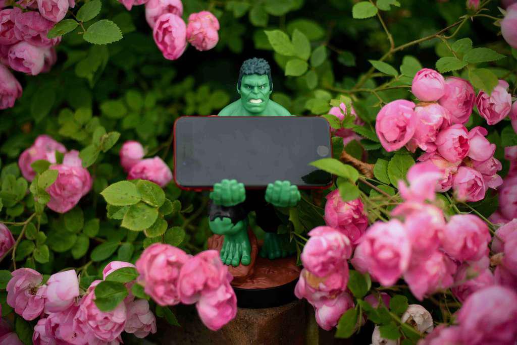 Cable Guys Hulk Supporto passivo Controller per videogiochi, Telefono cellulare/smartphone Multicolore