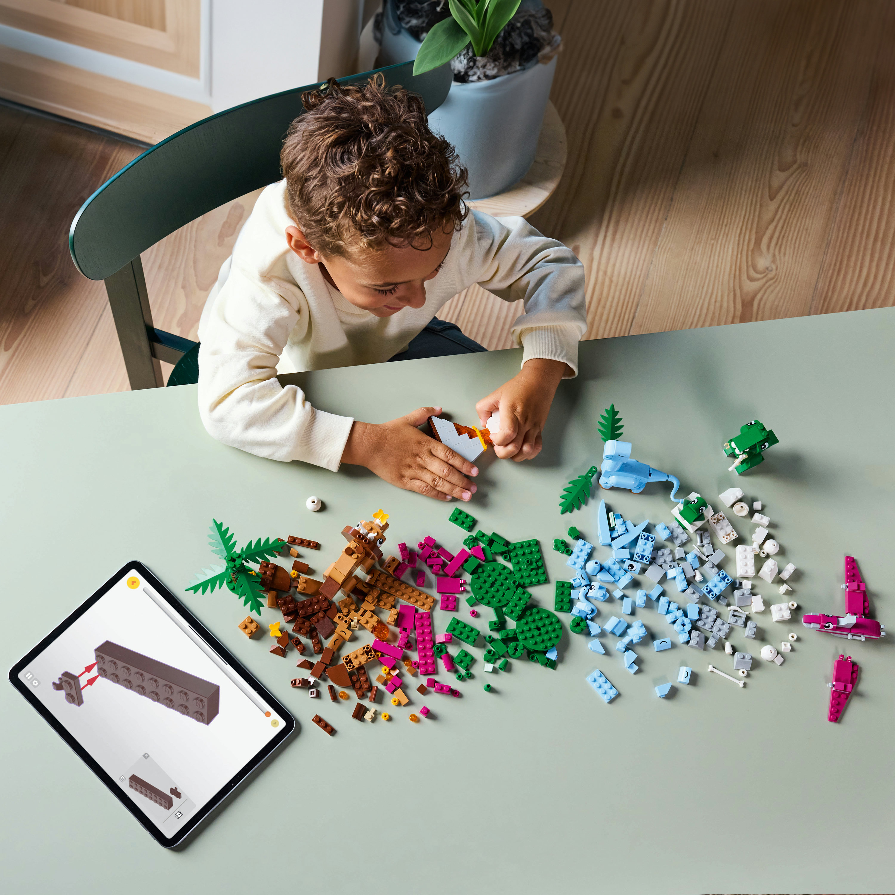 LEGO Classic 11041 Dinosauri Creativi, Giochi Bambini 5+, Colorati Animali Giocattolo da Costruire come T. Rex e Triceratopo