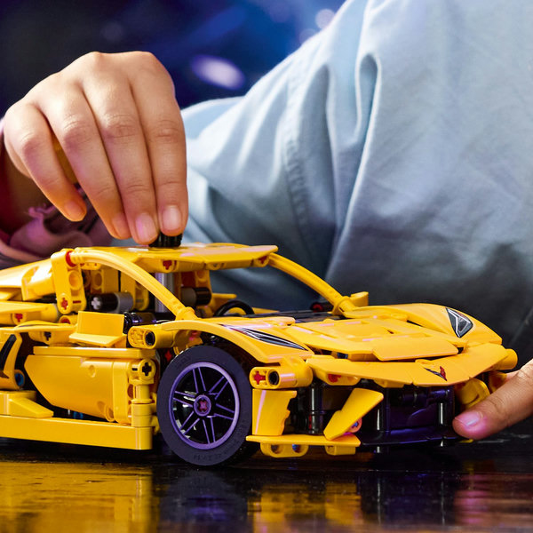 LEGO Technic Chevrolet Corvette Stingray