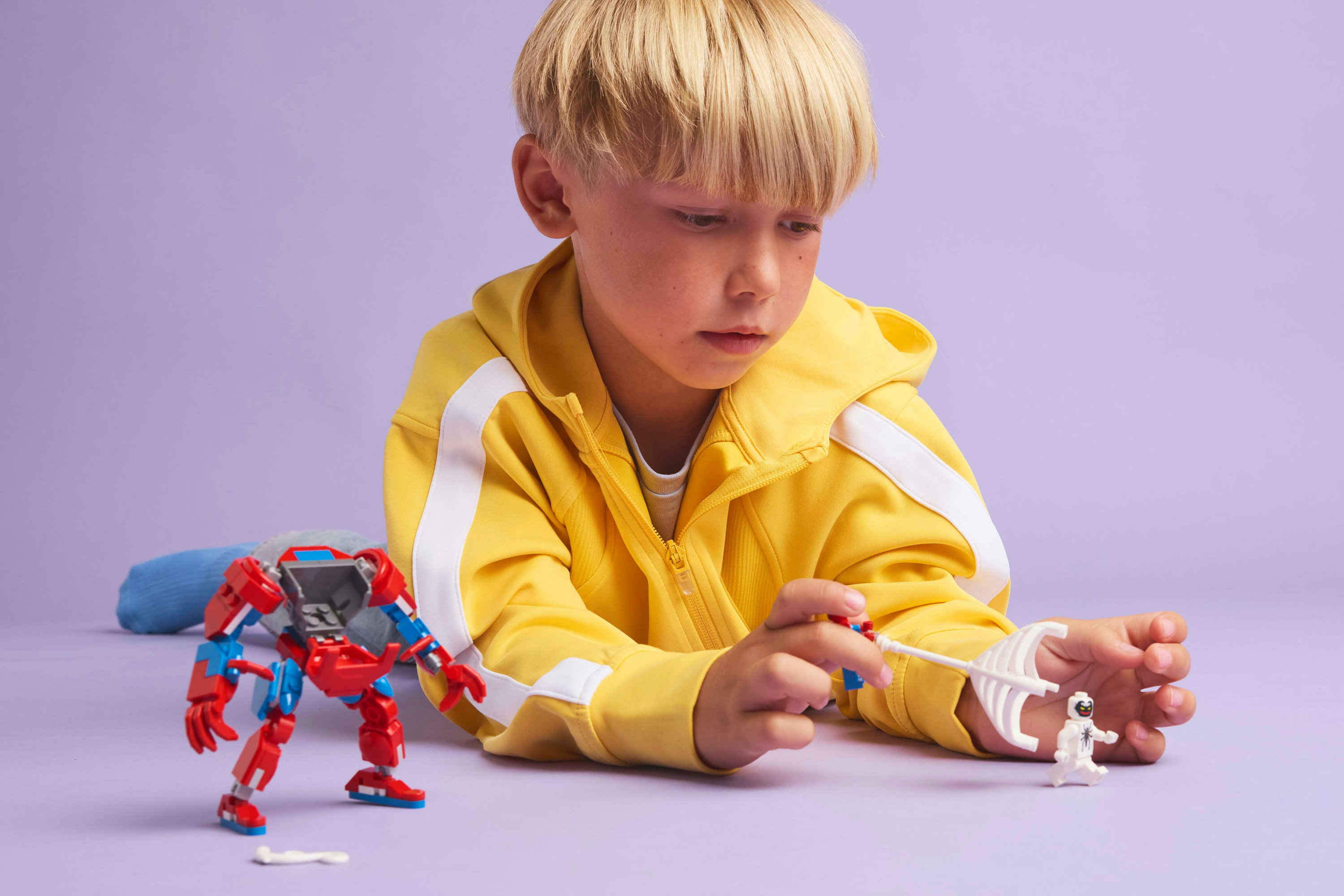 LEGO Mech di Spider-Man contro Anti-Venom